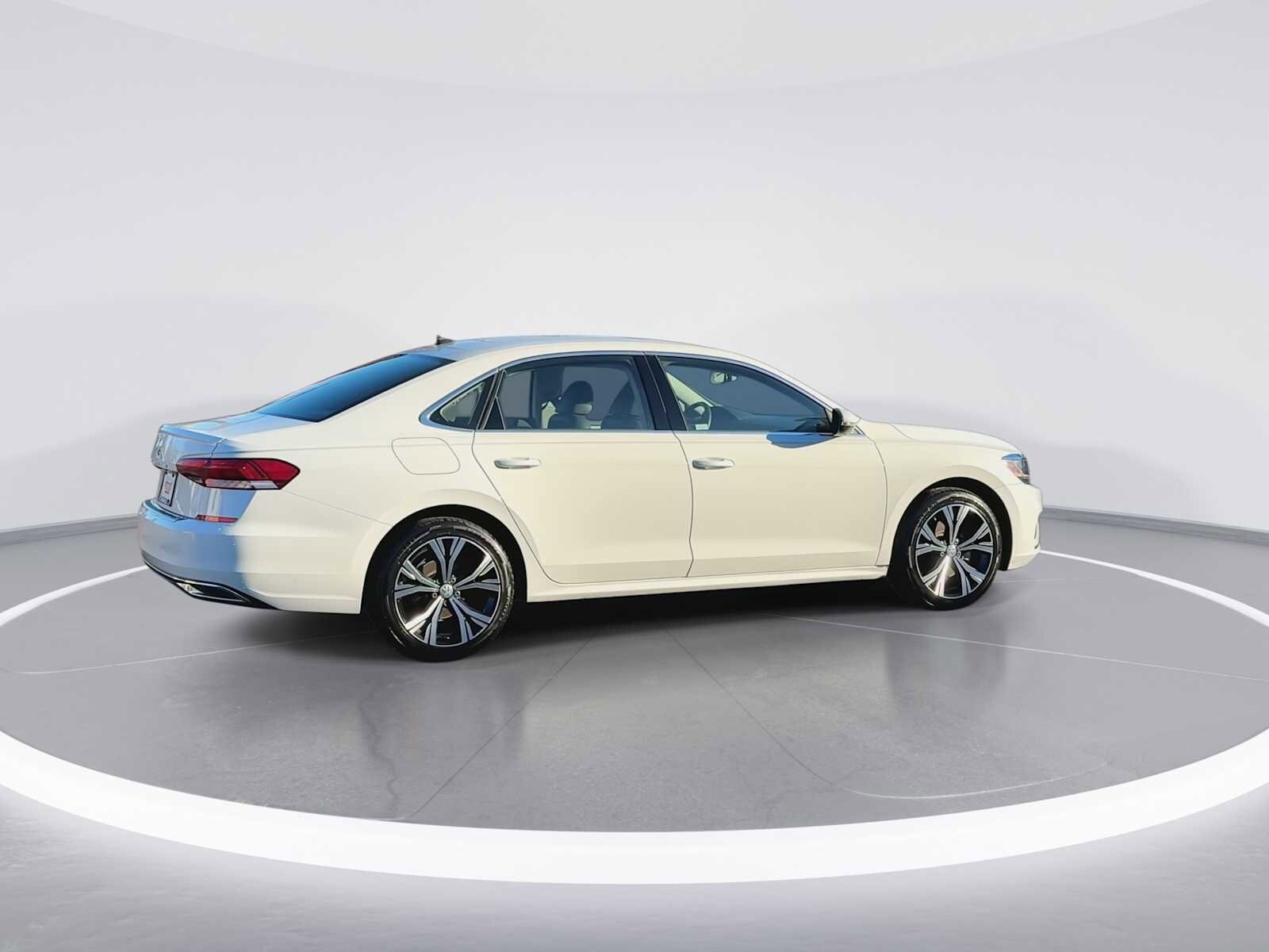 Thumbnail: 2021 Volkswagen Passat - 8