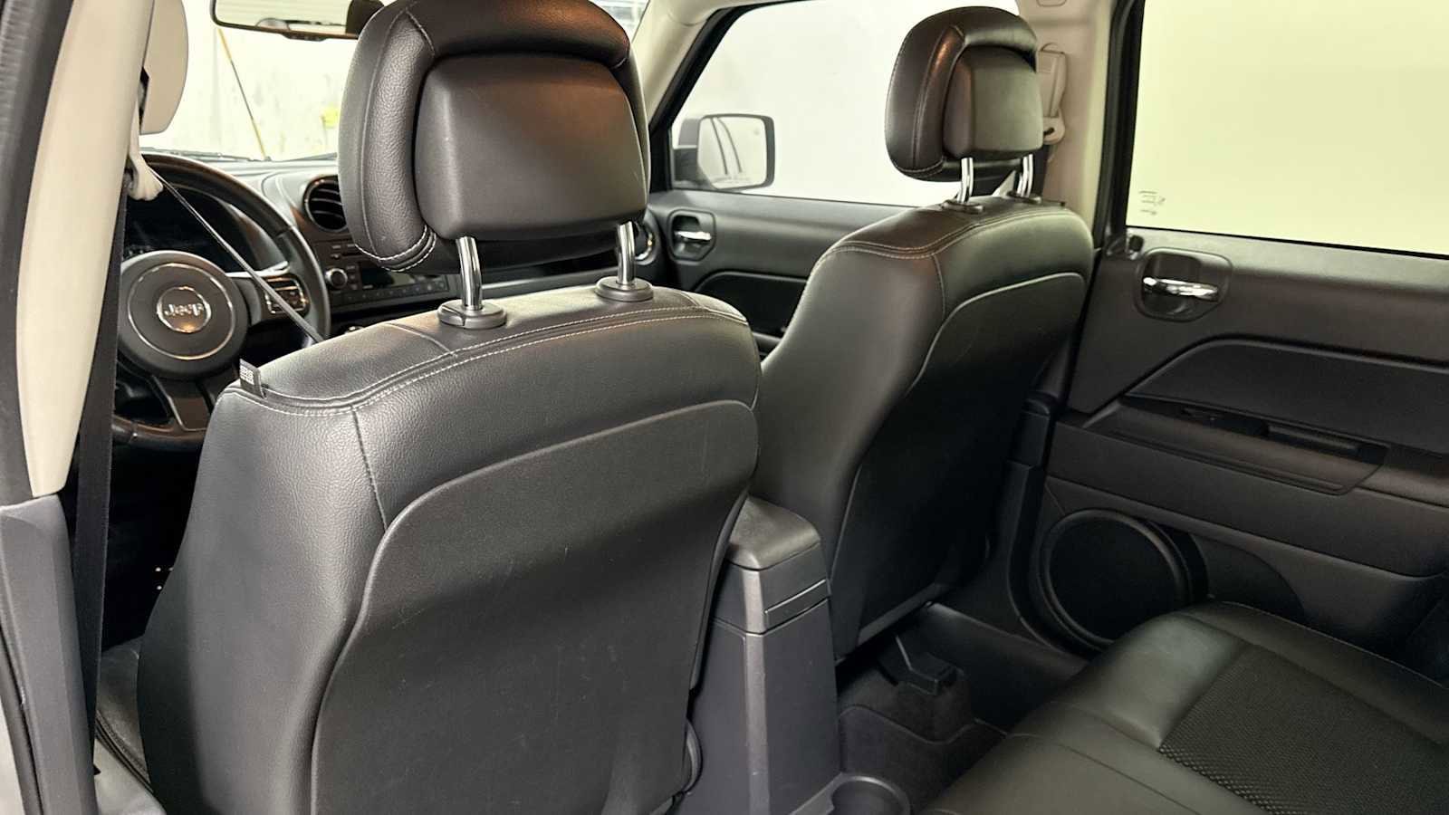 Thumbnail: 2016 Jeep Patriot - 23