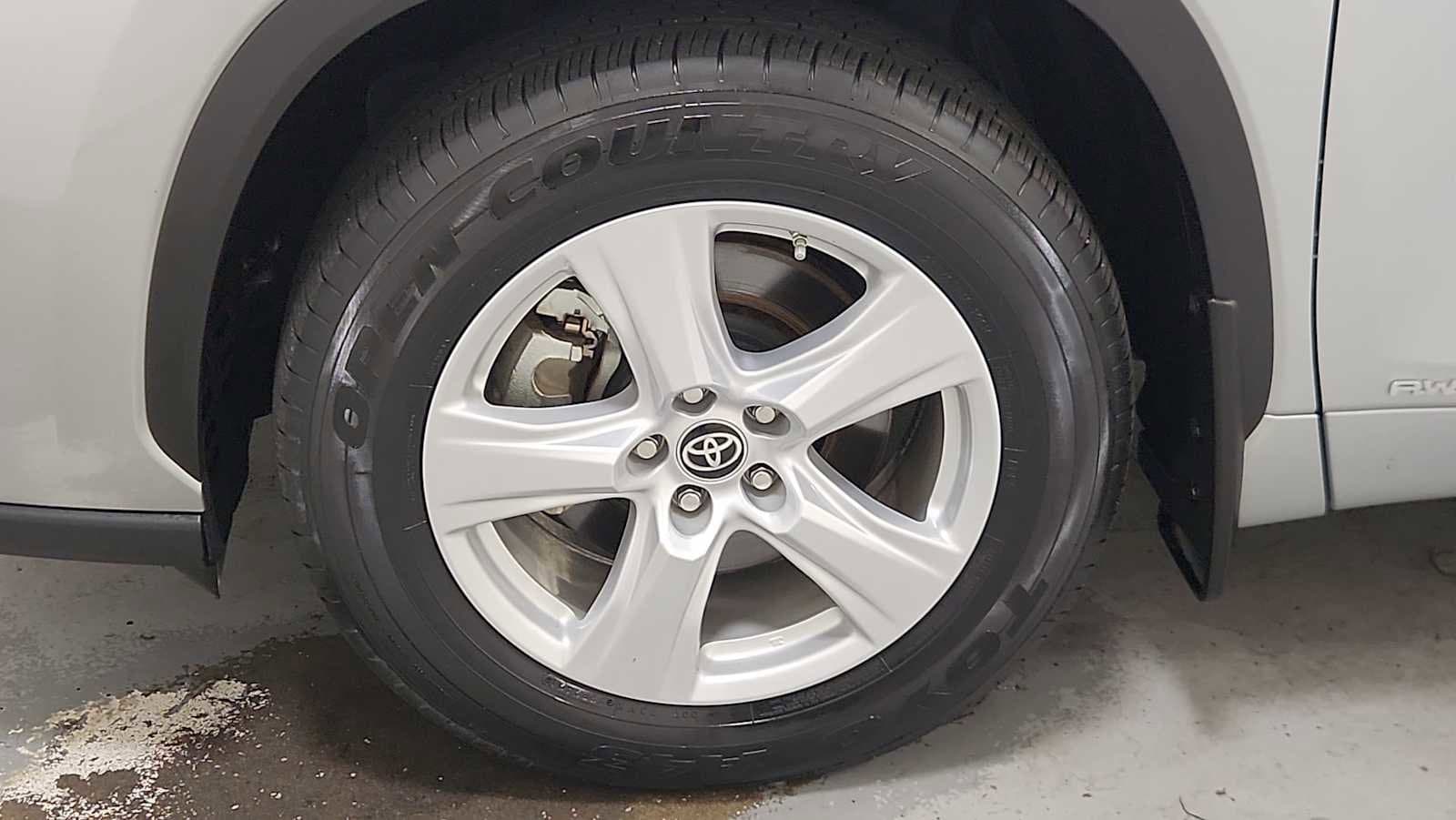 Thumbnail: 2021 Toyota Highlander - 10