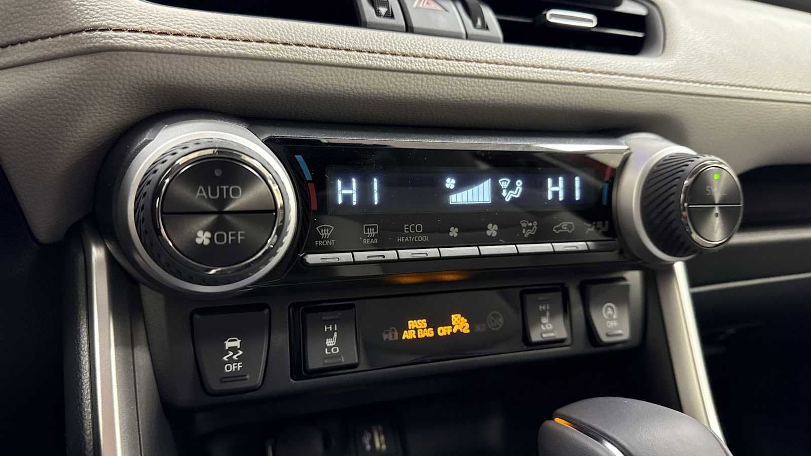 Thumbnail: 2025 Toyota RAV4 - 21