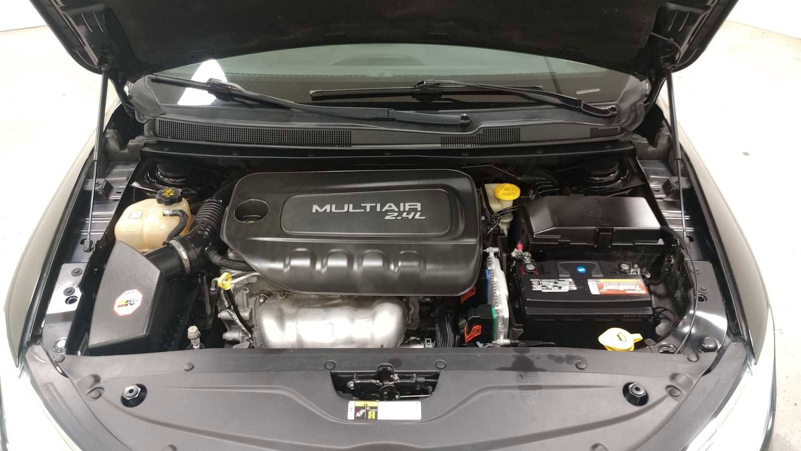 Thumbnail: 2016 Chrysler 200 - 29