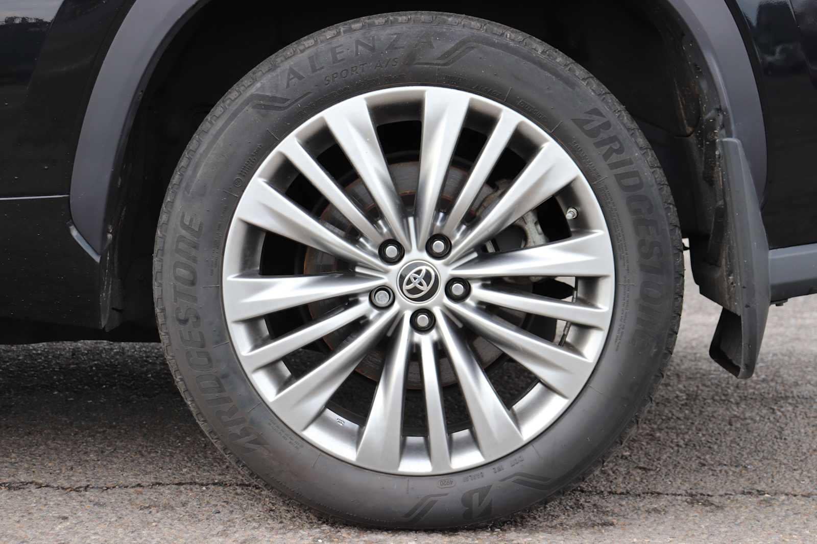 Thumbnail: 2021 Toyota Highlander - 9