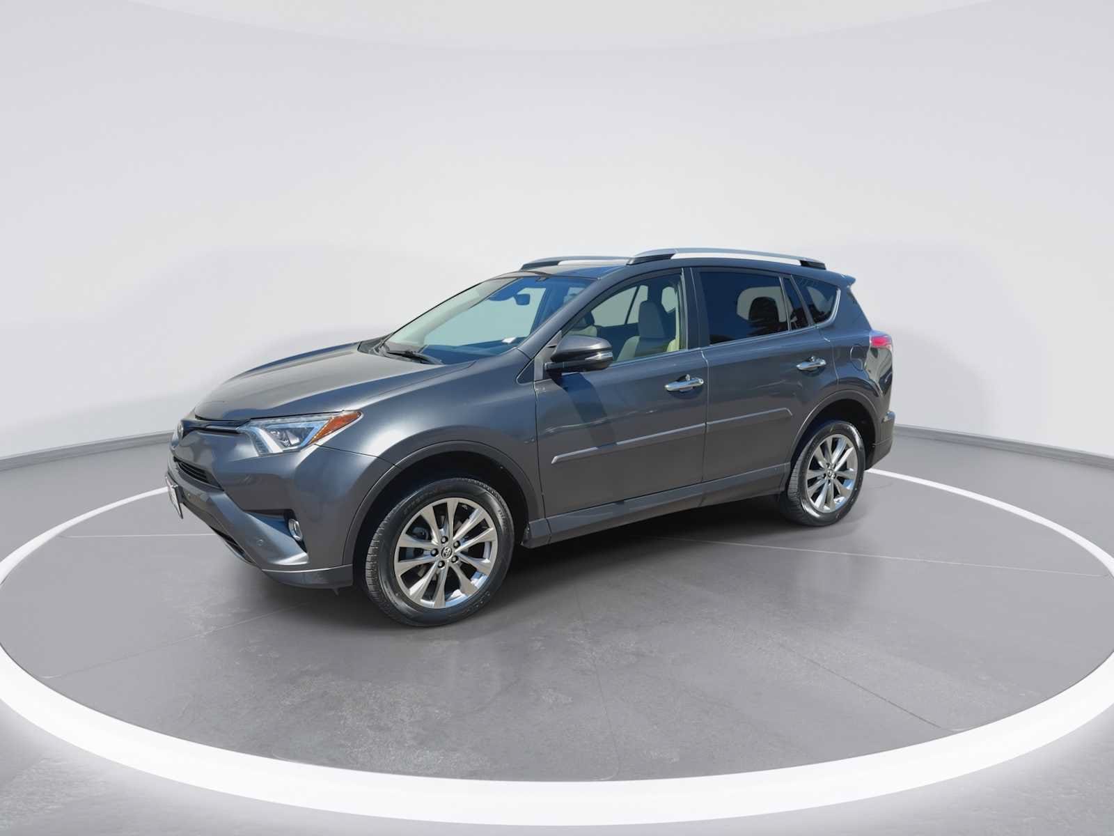 Thumbnail: 2018 Toyota RAV4 - 4
