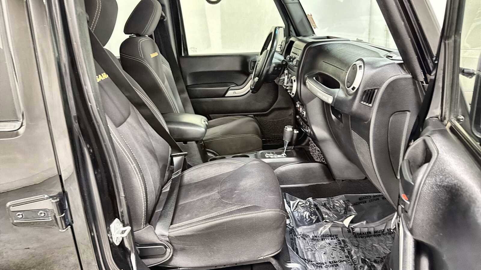 Thumbnail: 2015 Jeep Wrangler - 26