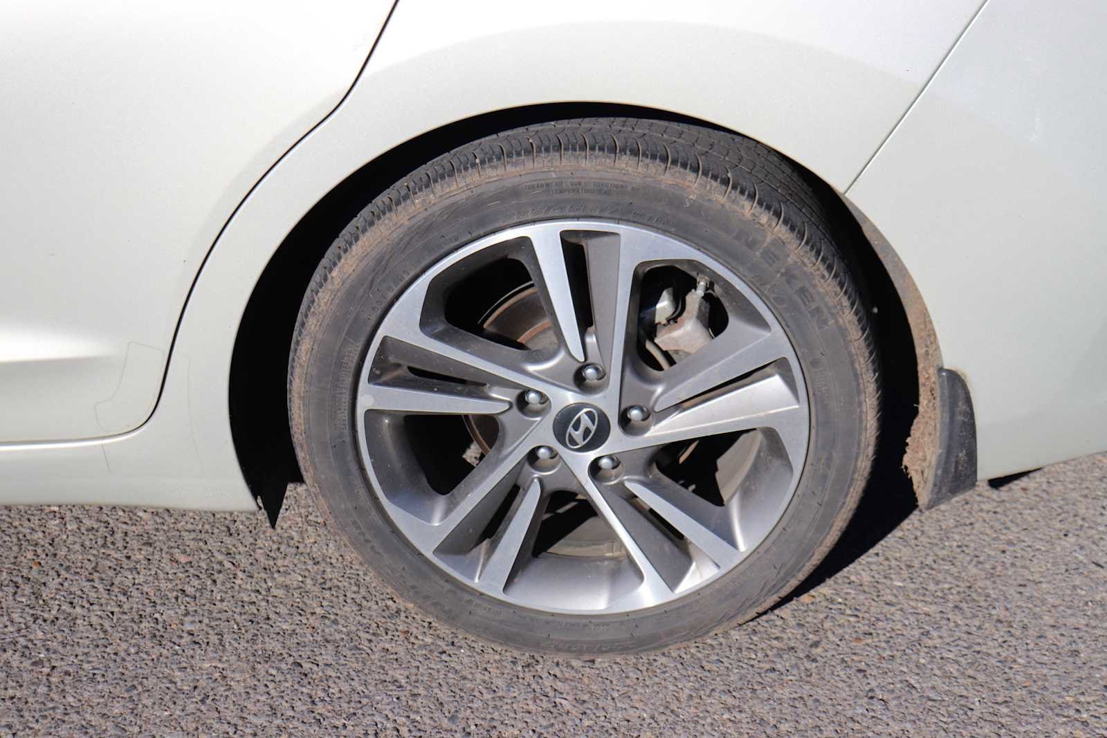 Thumbnail: 2018 Hyundai Elantra - 9