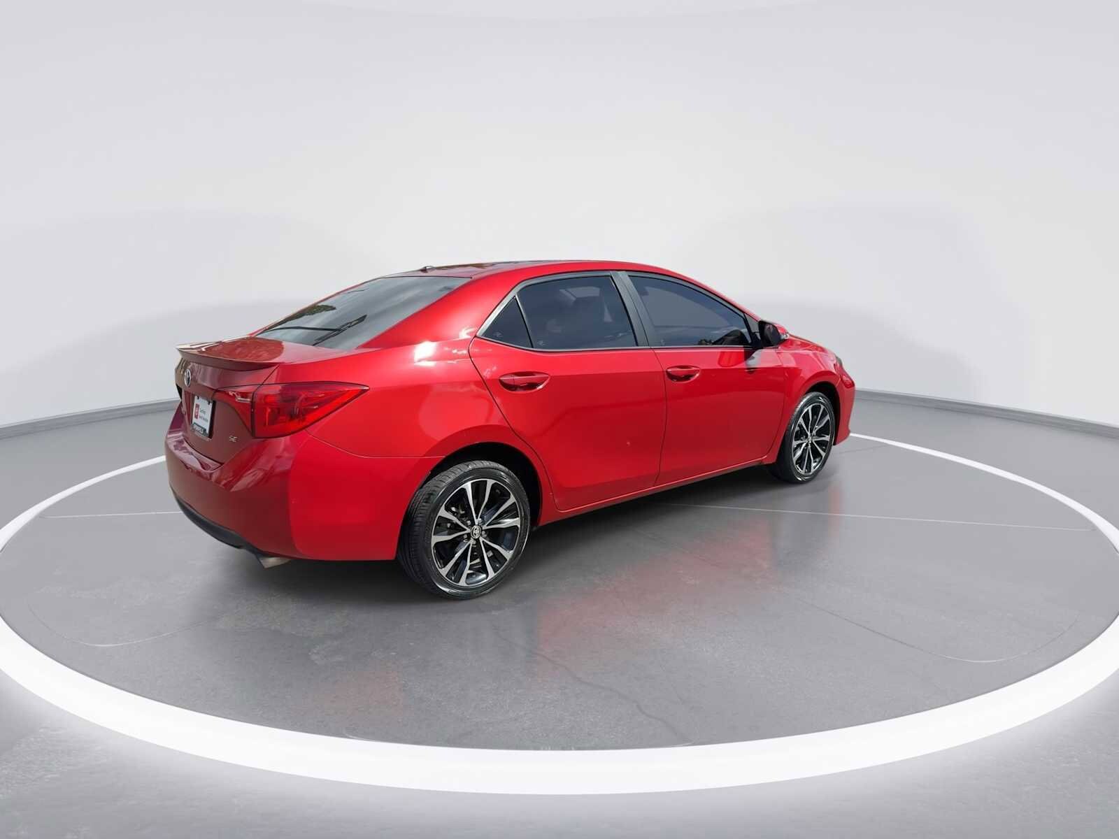 Thumbnail: 2018 Toyota Corolla - 8
