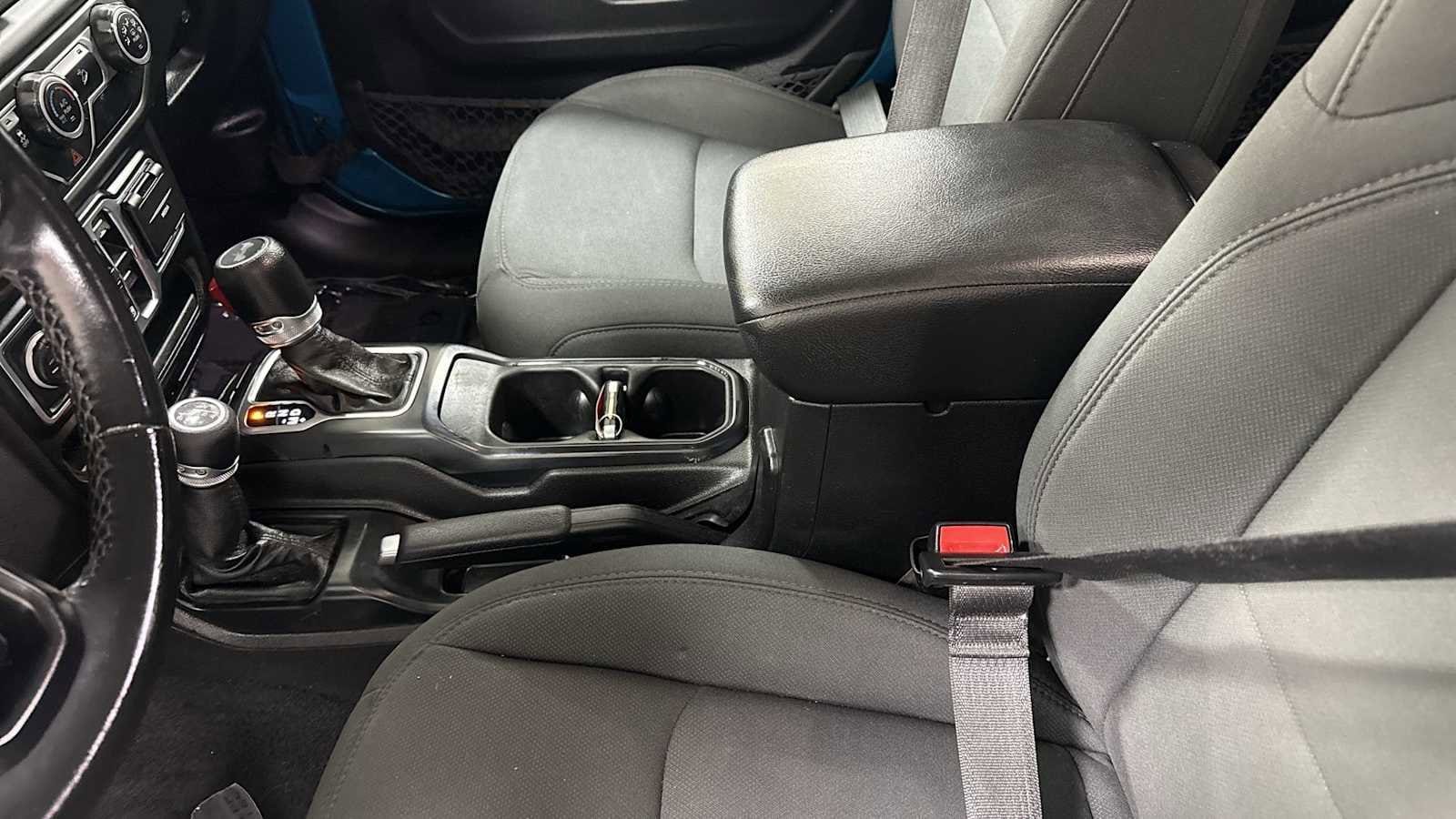 Thumbnail: 2020 Jeep Wrangler - 23