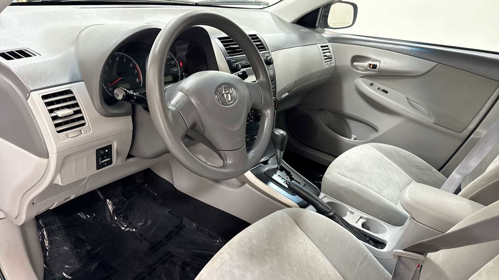 Thumbnail: 2009 Toyota Corolla - 12