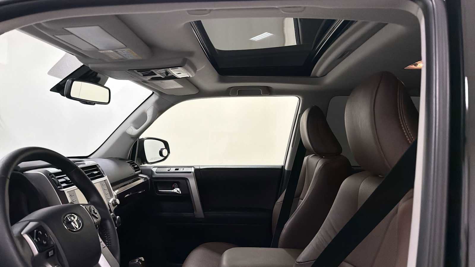 Thumbnail: 2020 Toyota 4Runner - 24