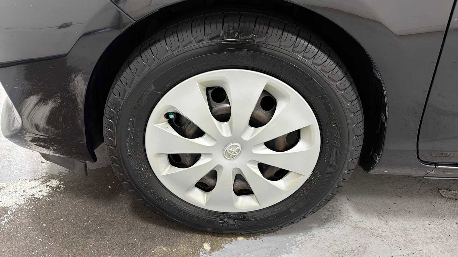 Thumbnail: 2014 Toyota Prius c - 10