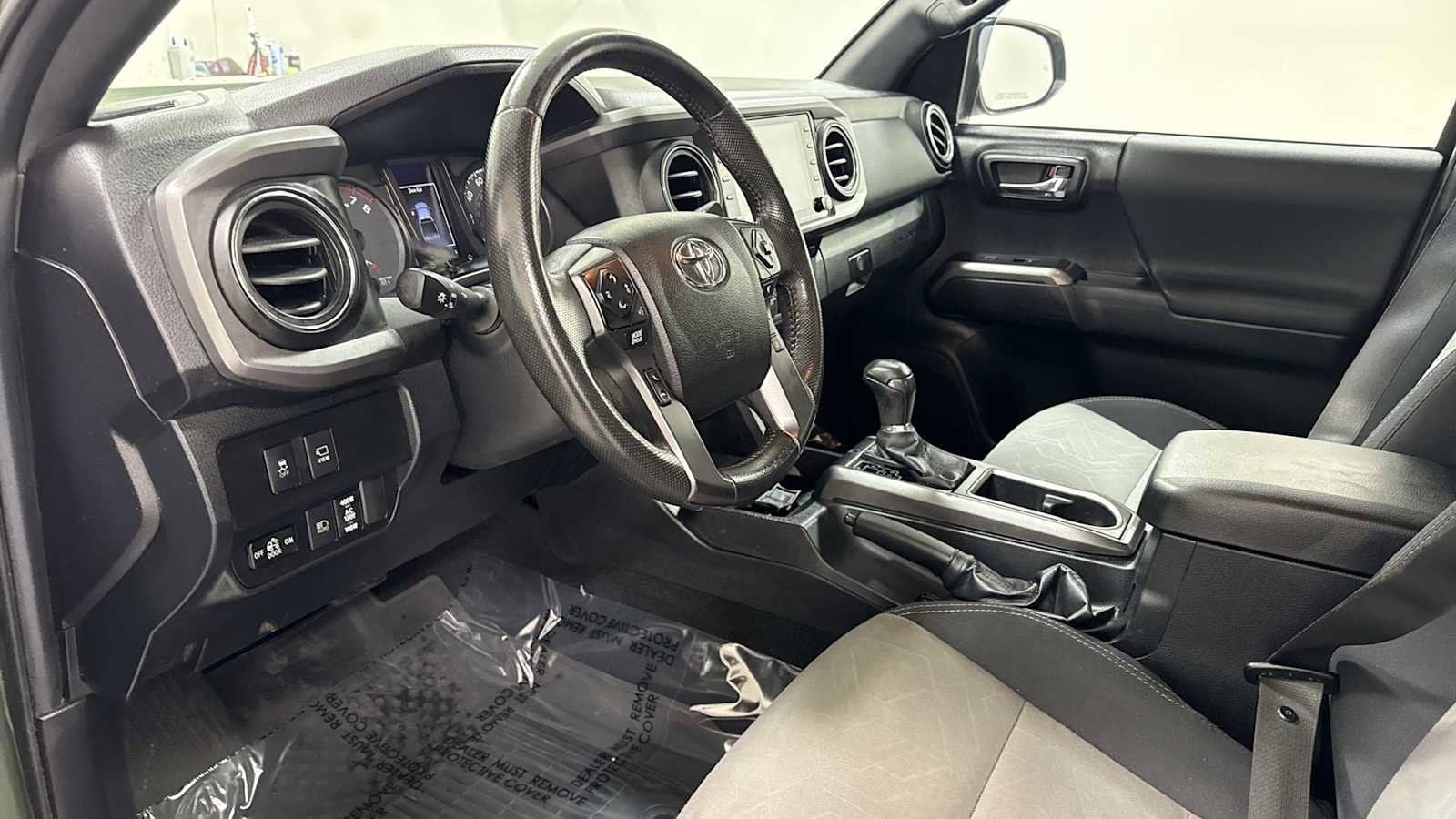 Thumbnail: 2022 Toyota Tacoma - 12