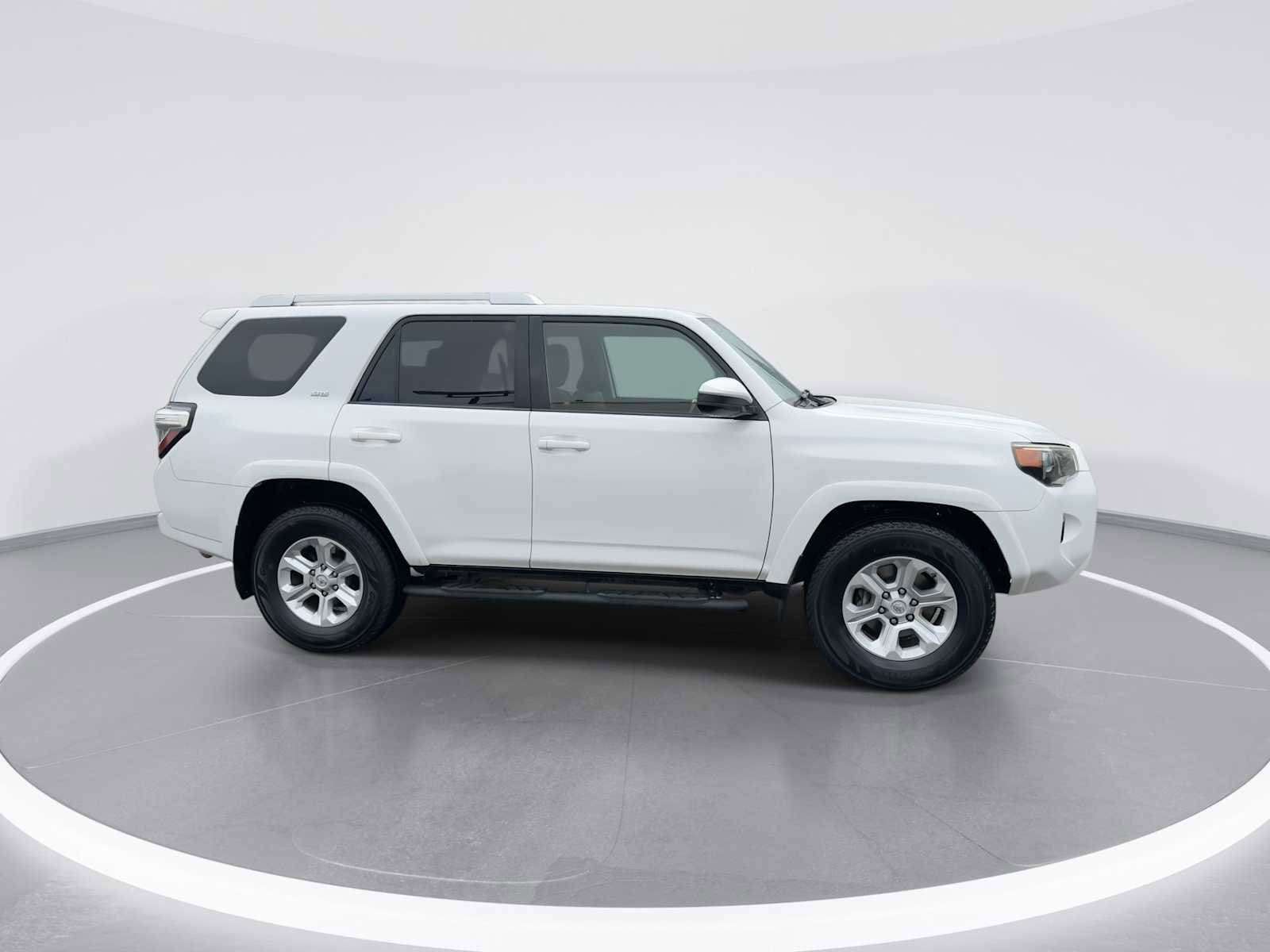 Thumbnail: 2016 Toyota 4Runner - 9