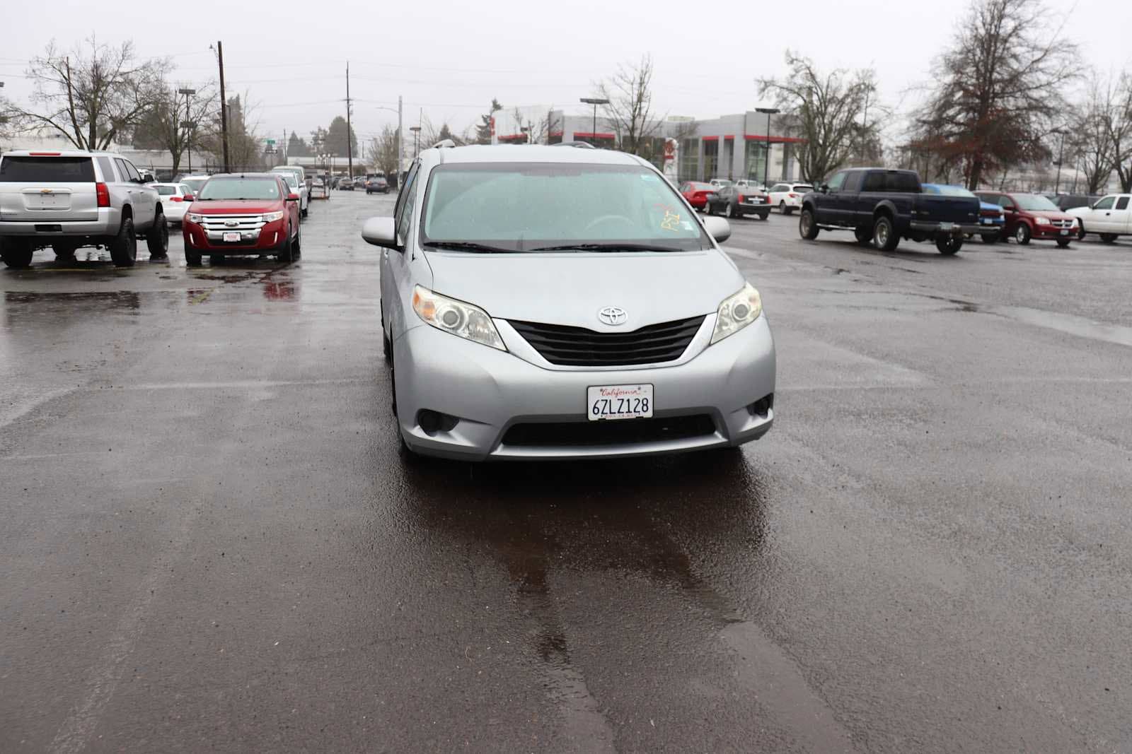 Thumbnail: 2013 Toyota Sienna - 3