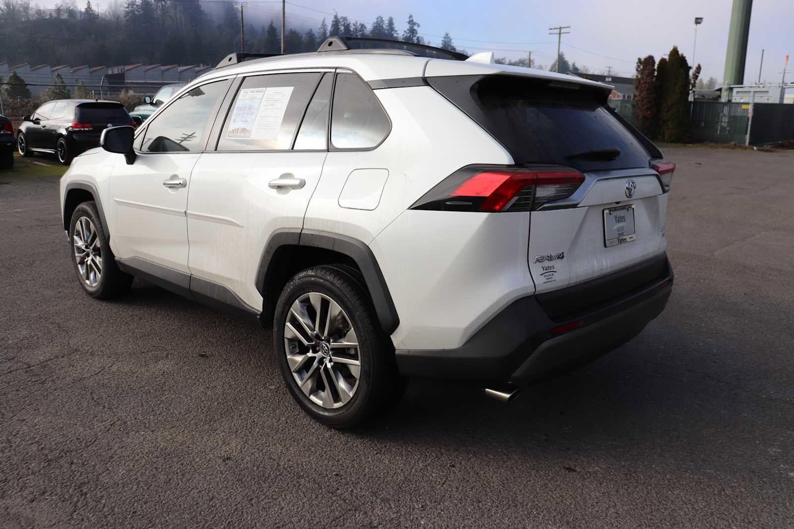 Thumbnail: 2019 Toyota RAV4 - 7
