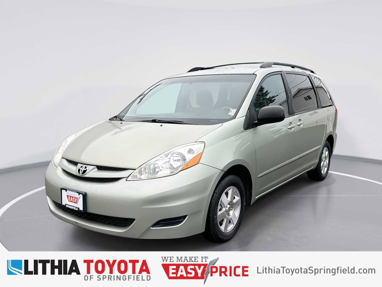 2010 Toyota Sienna LE -
                  Springfield, OR