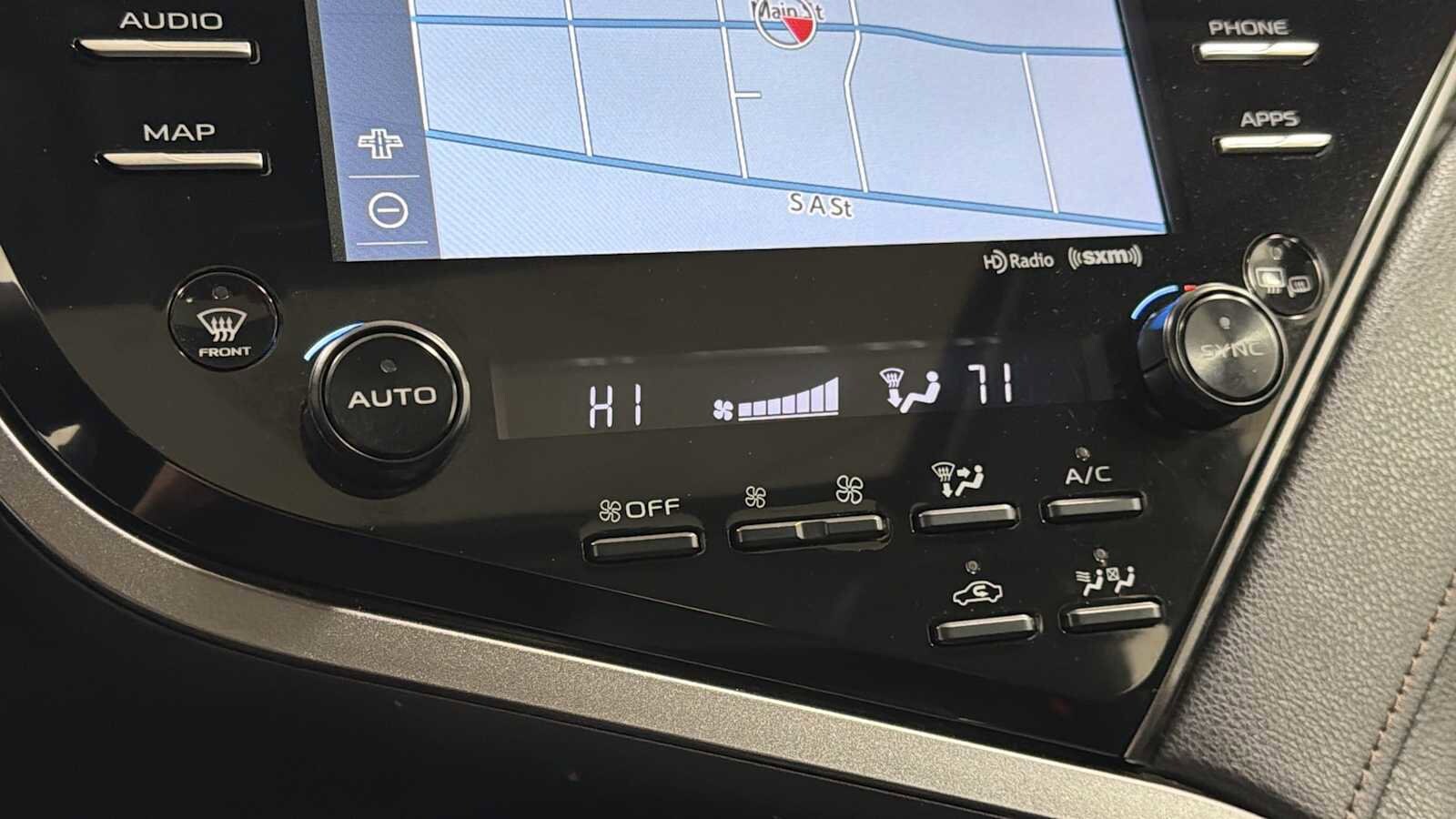 Thumbnail: 2020 Toyota Camry - 21