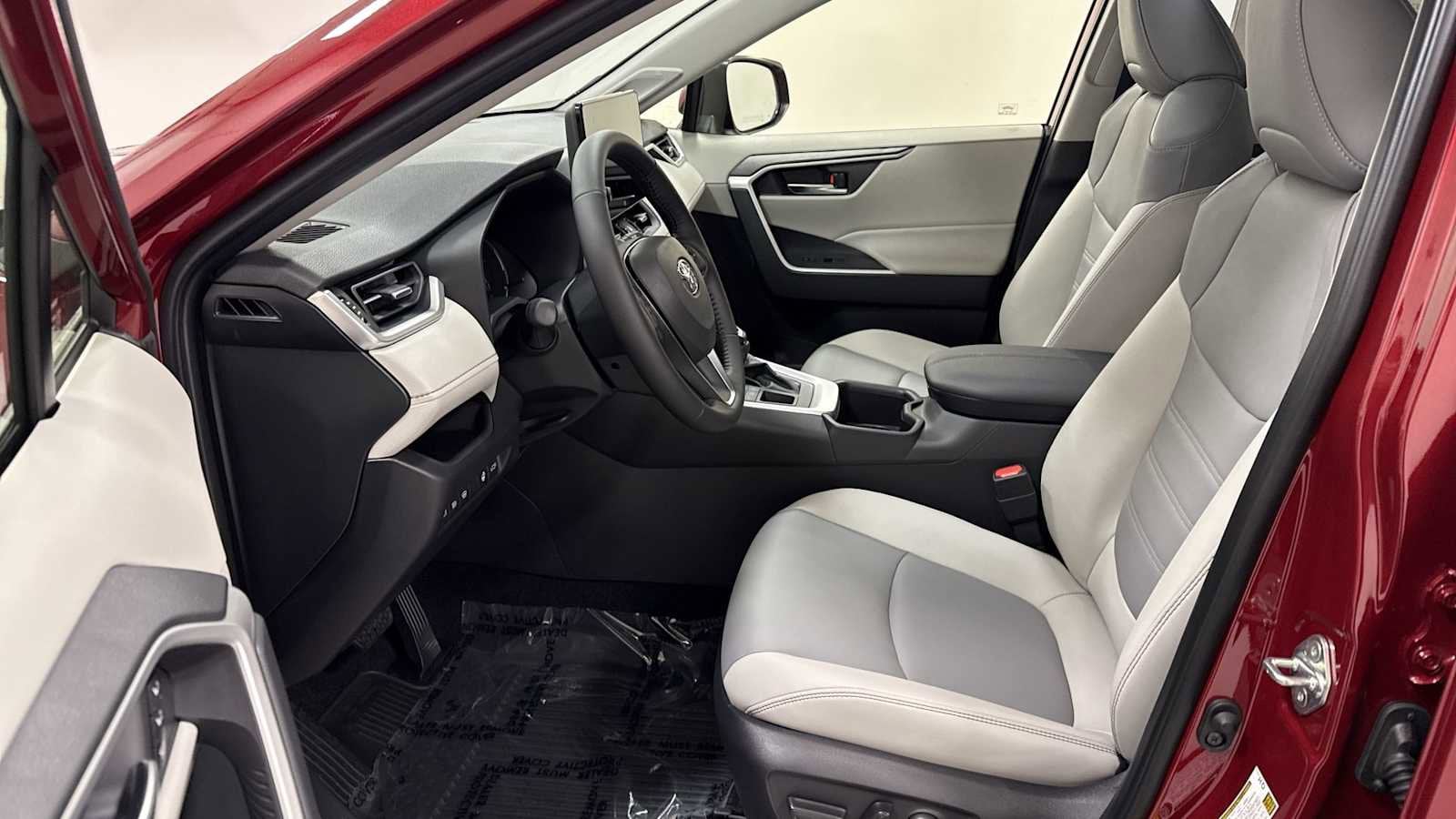 Thumbnail: 2025 Toyota RAV4 - 13