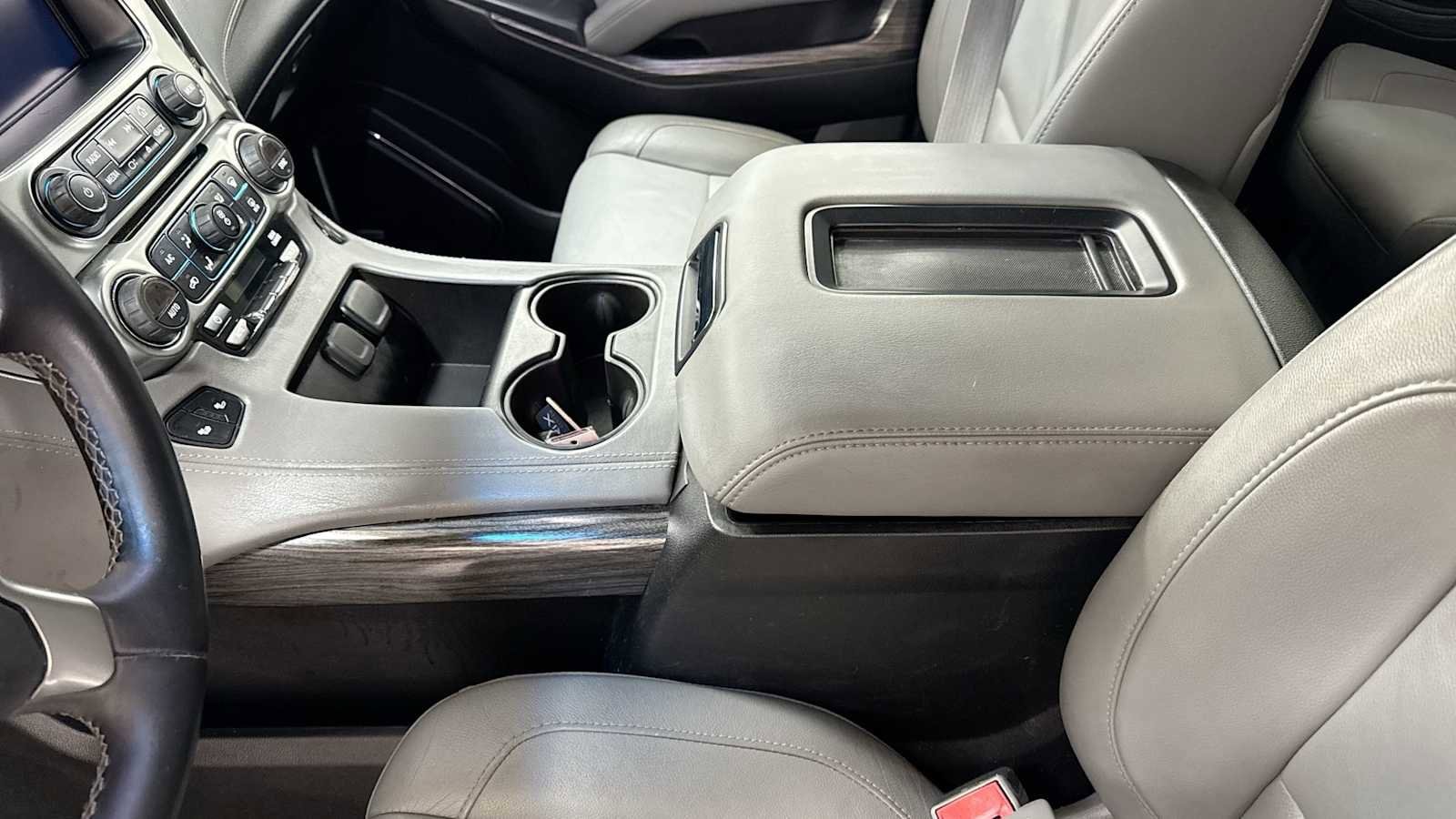 Thumbnail: 2015 Chevrolet Suburban - 23