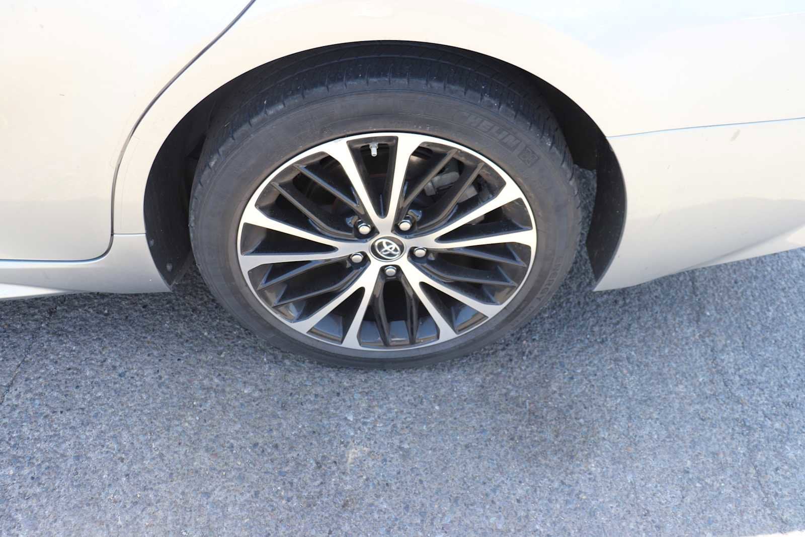 Thumbnail: 2019 Toyota Camry - 9