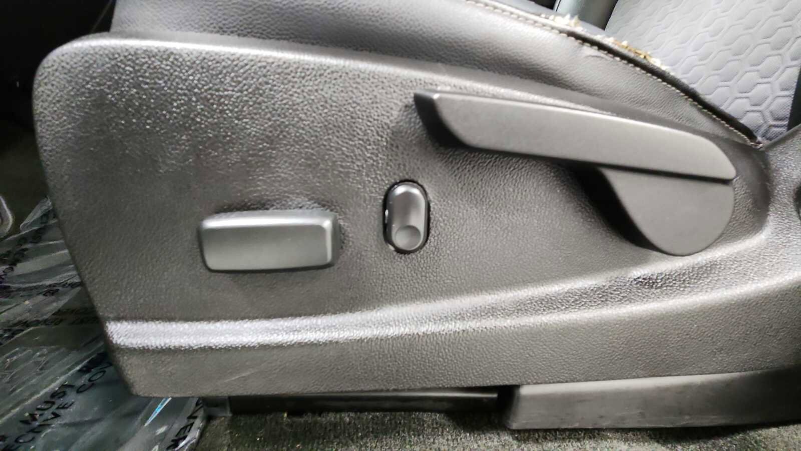 Thumbnail: 2017 Chevrolet Colorado - 14