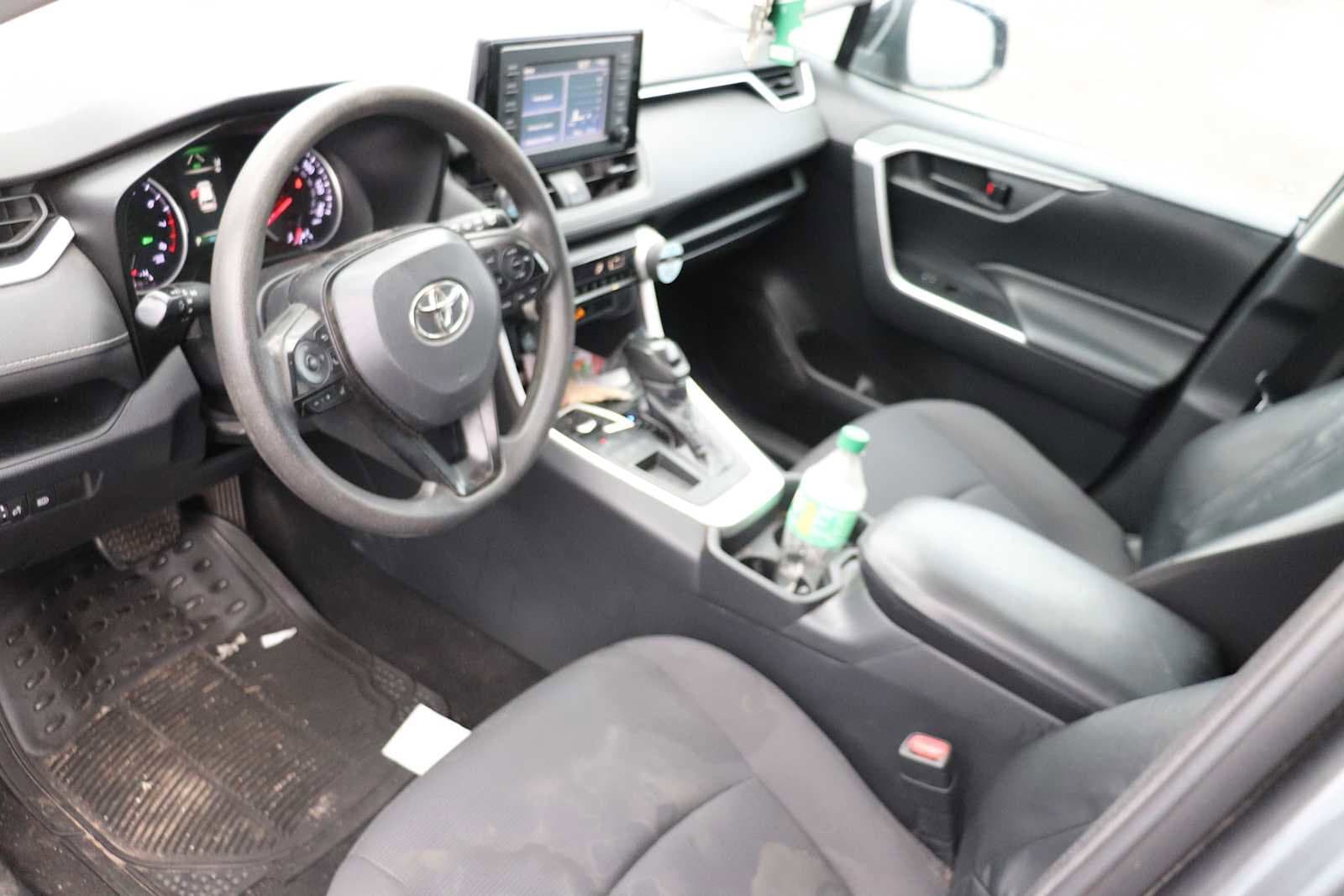 Thumbnail: 2019 Toyota RAV4 - 10