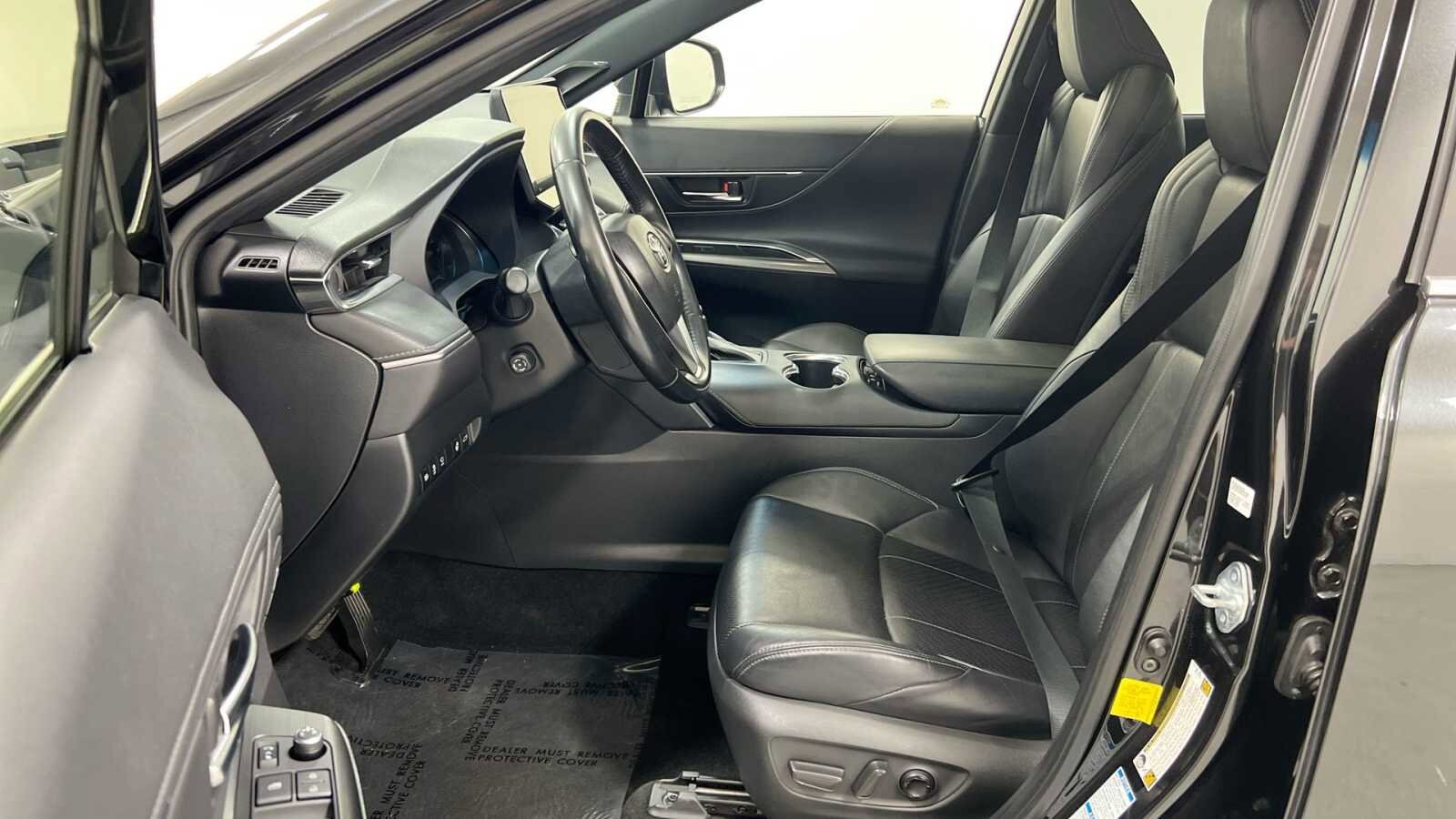 Thumbnail: 2021 Toyota Venza - 13