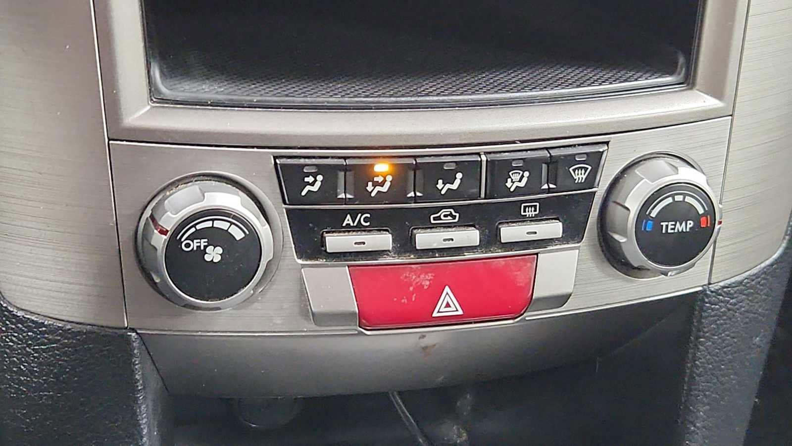 Thumbnail: 2011 Subaru Outback - 20