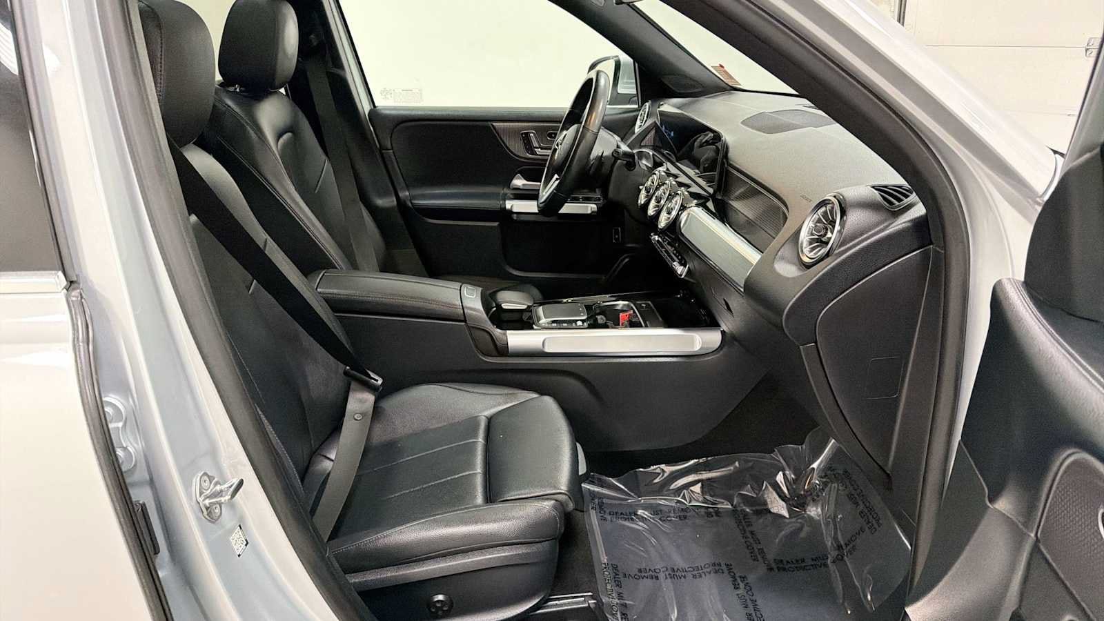 Thumbnail: 2022 Mercedes-Benz GLB - 29