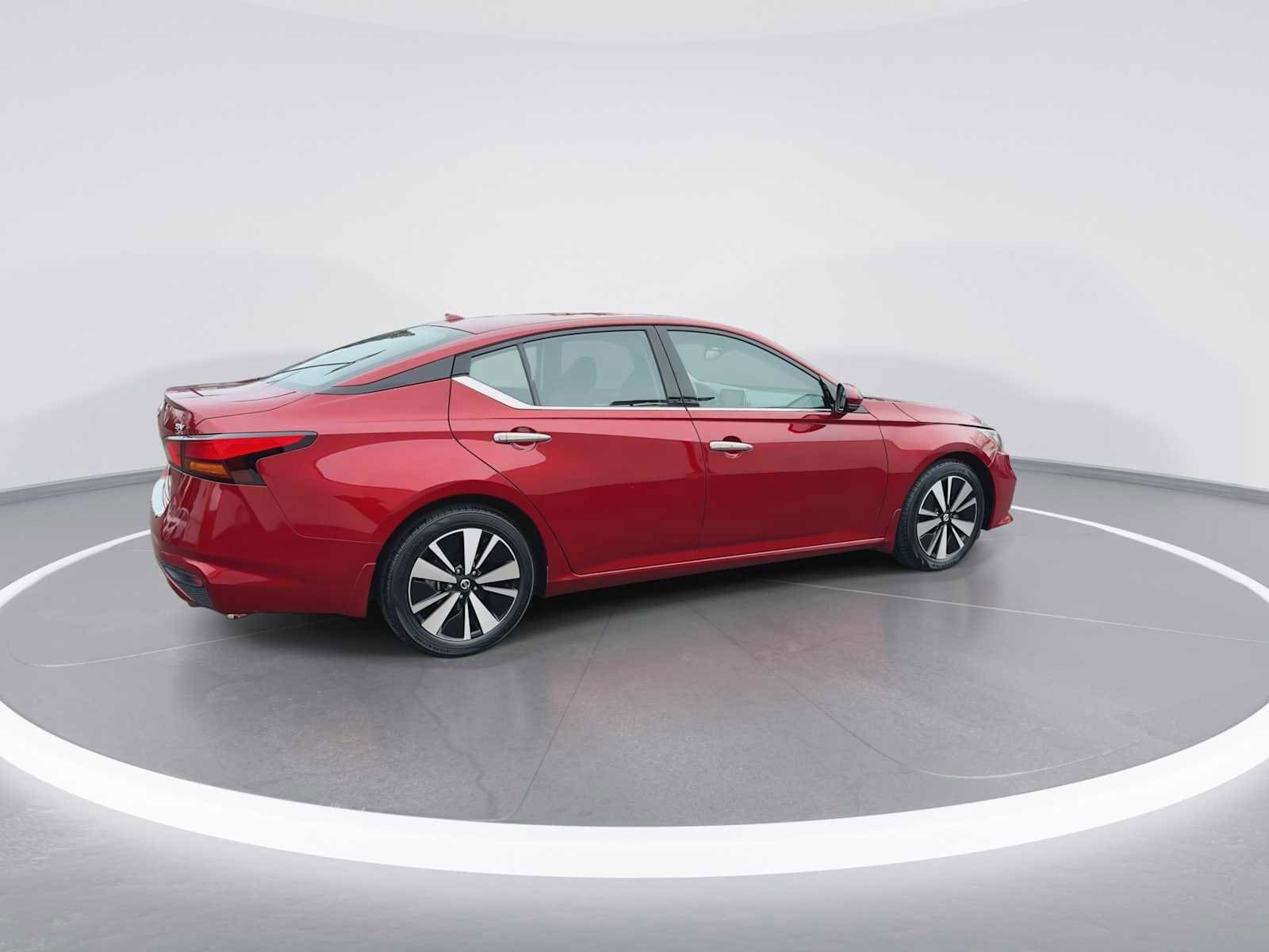 Thumbnail: 2020 Nissan Altima - 8