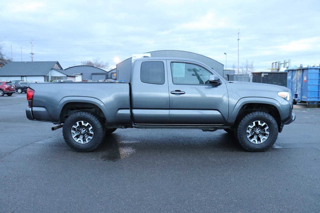 Used 2023 Toyota Tacoma SR Truck Access Cab