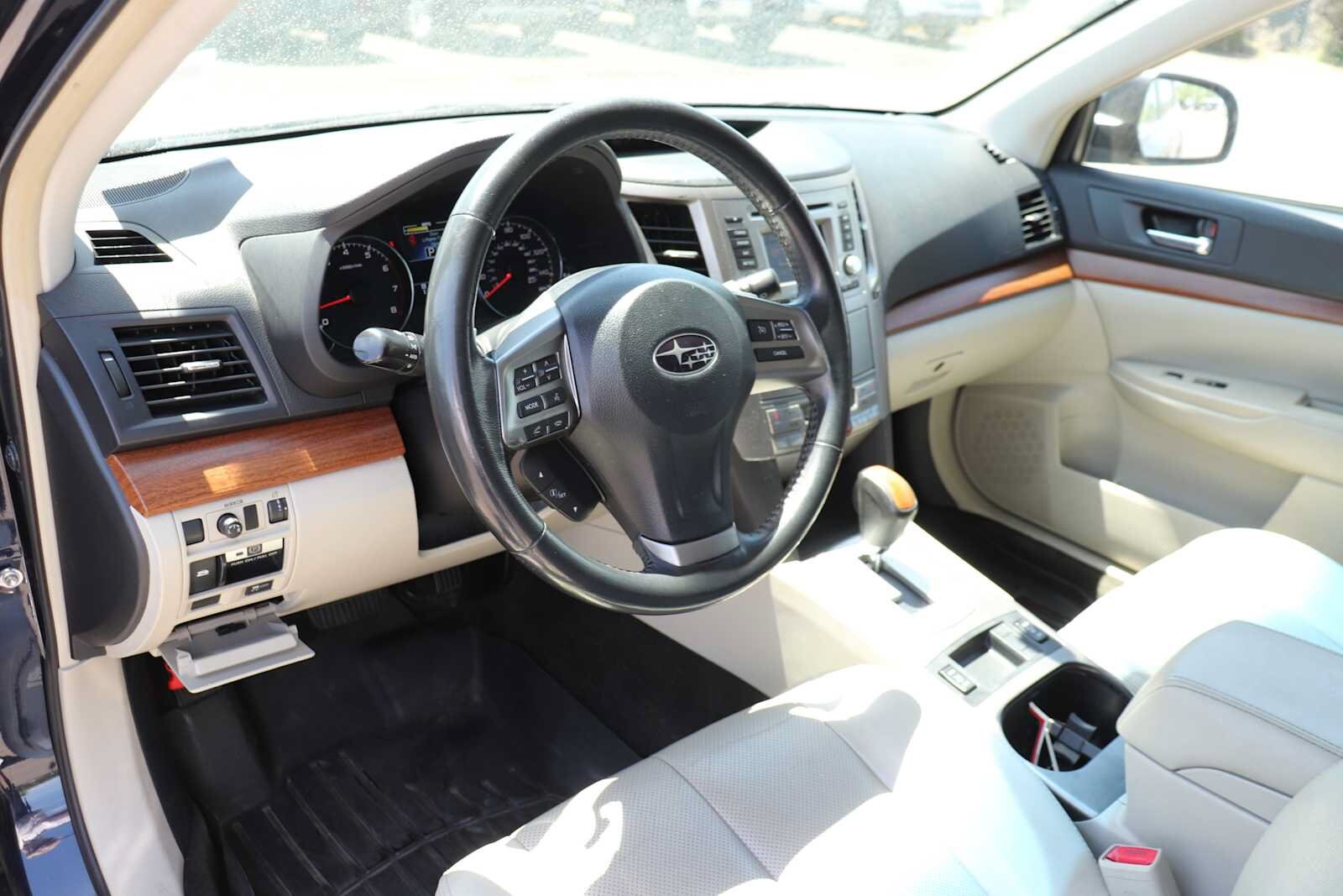 Thumbnail: 2014 Subaru Outback - 9