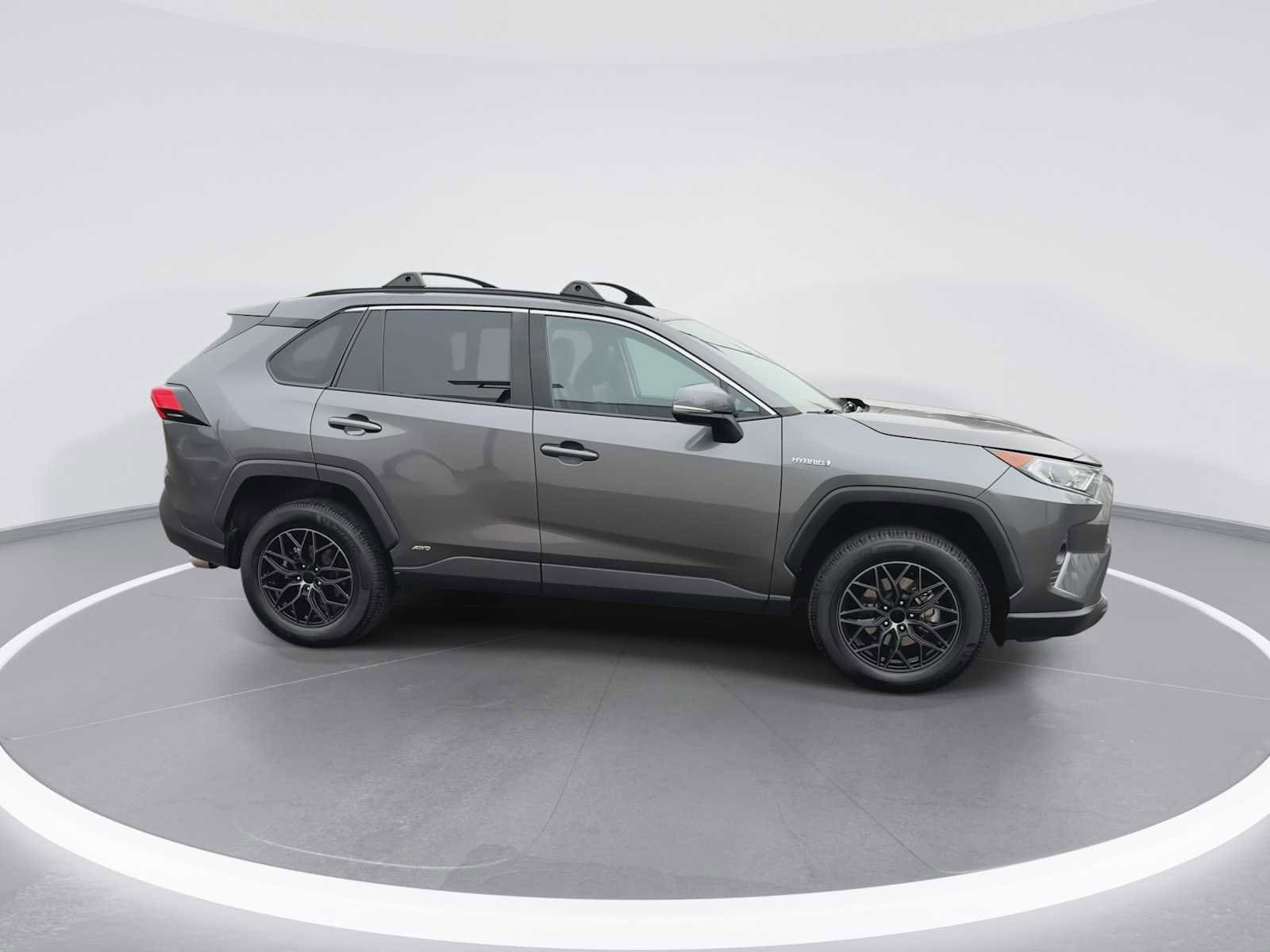 Thumbnail: 2021 Toyota RAV4 - 9