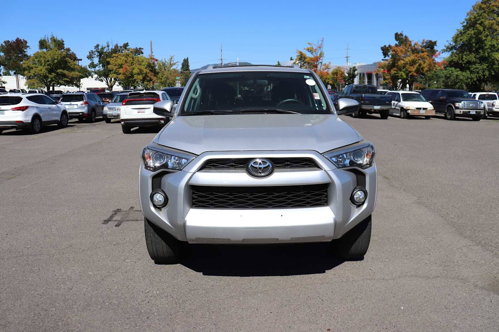 2018 Toyota 4Runner SR5 photo 2