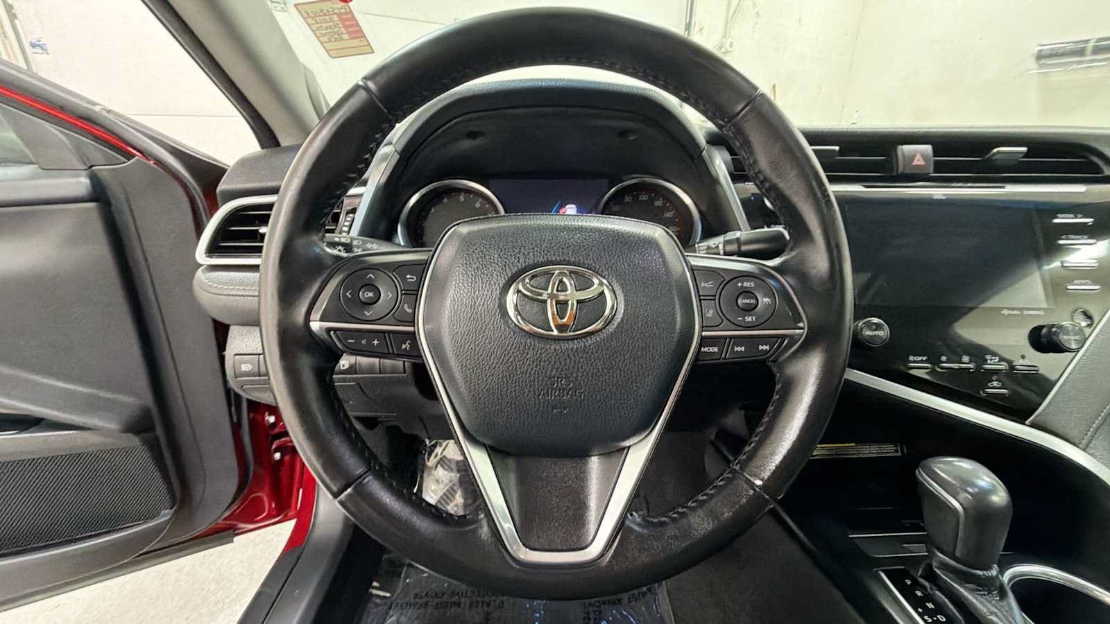 Thumbnail: 2018 Toyota Camry - 16