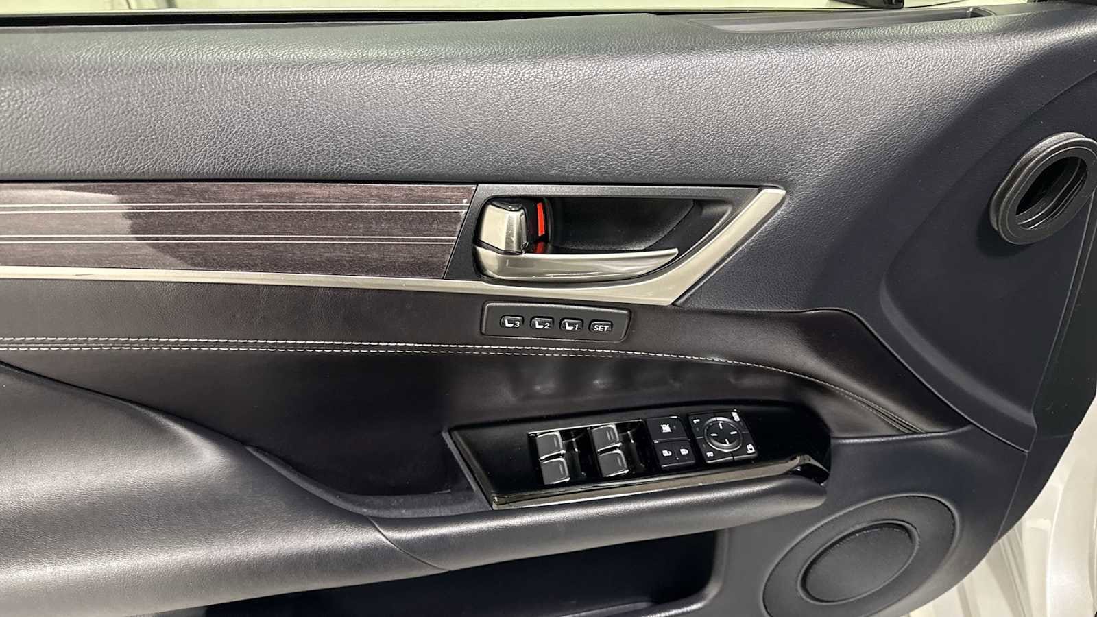 Thumbnail: 2018 Lexus GS - 15