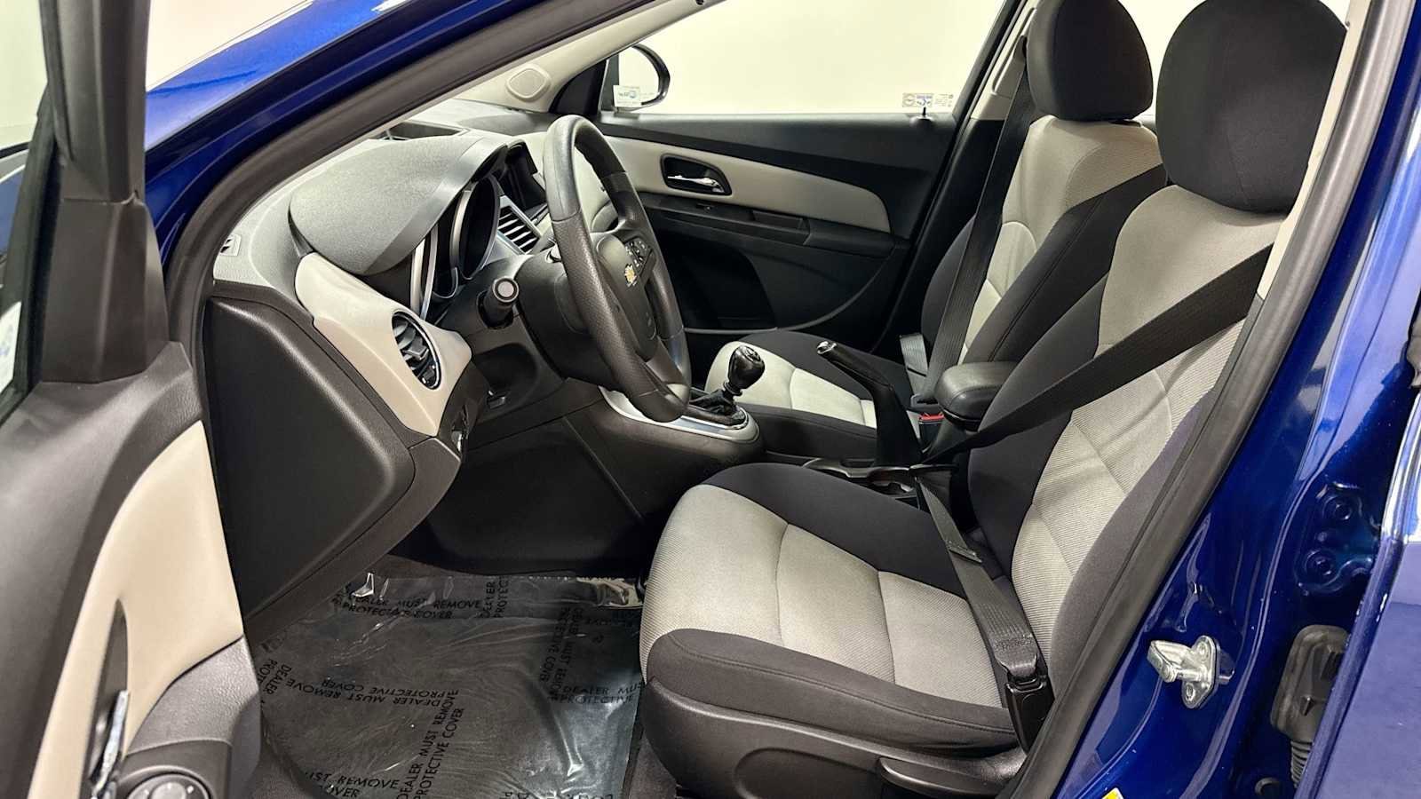 Thumbnail: 2012 Chevrolet Cruze - 13
