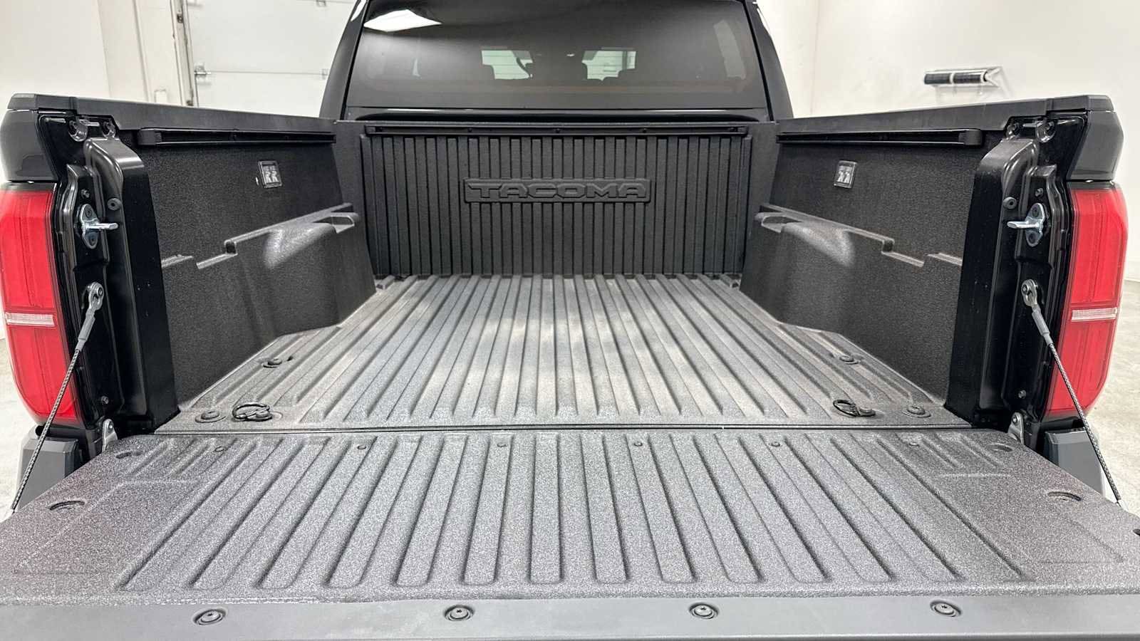 2025 Toyota Tacoma TRD Off-Road 28