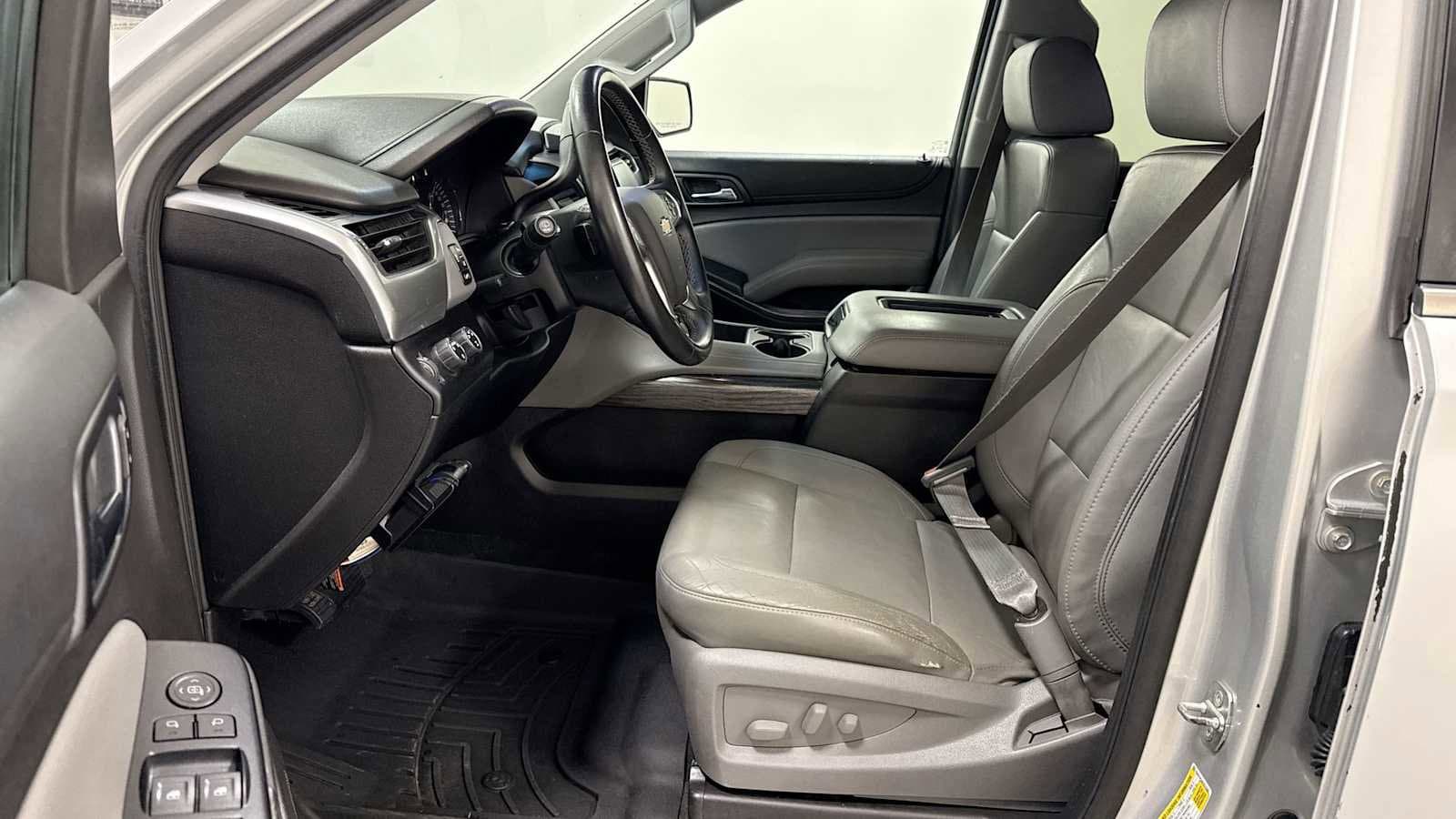 Thumbnail: 2015 Chevrolet Suburban - 13