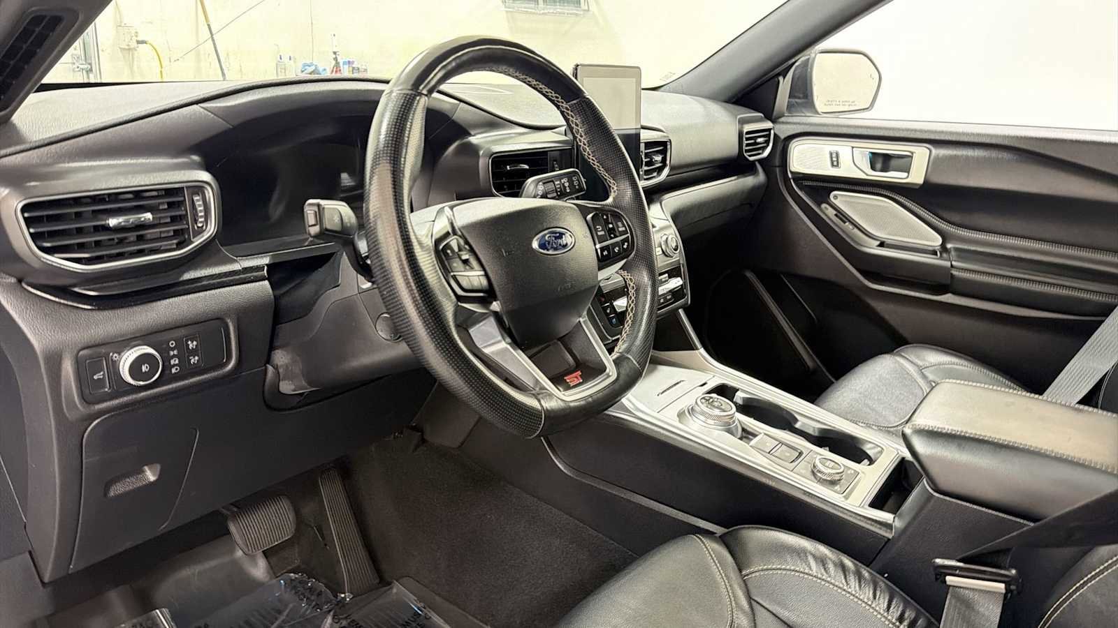 Thumbnail: 2020 Ford Explorer - 11