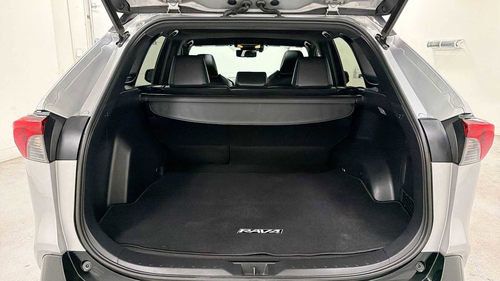Thumbnail: 2019 Toyota RAV4 - 27