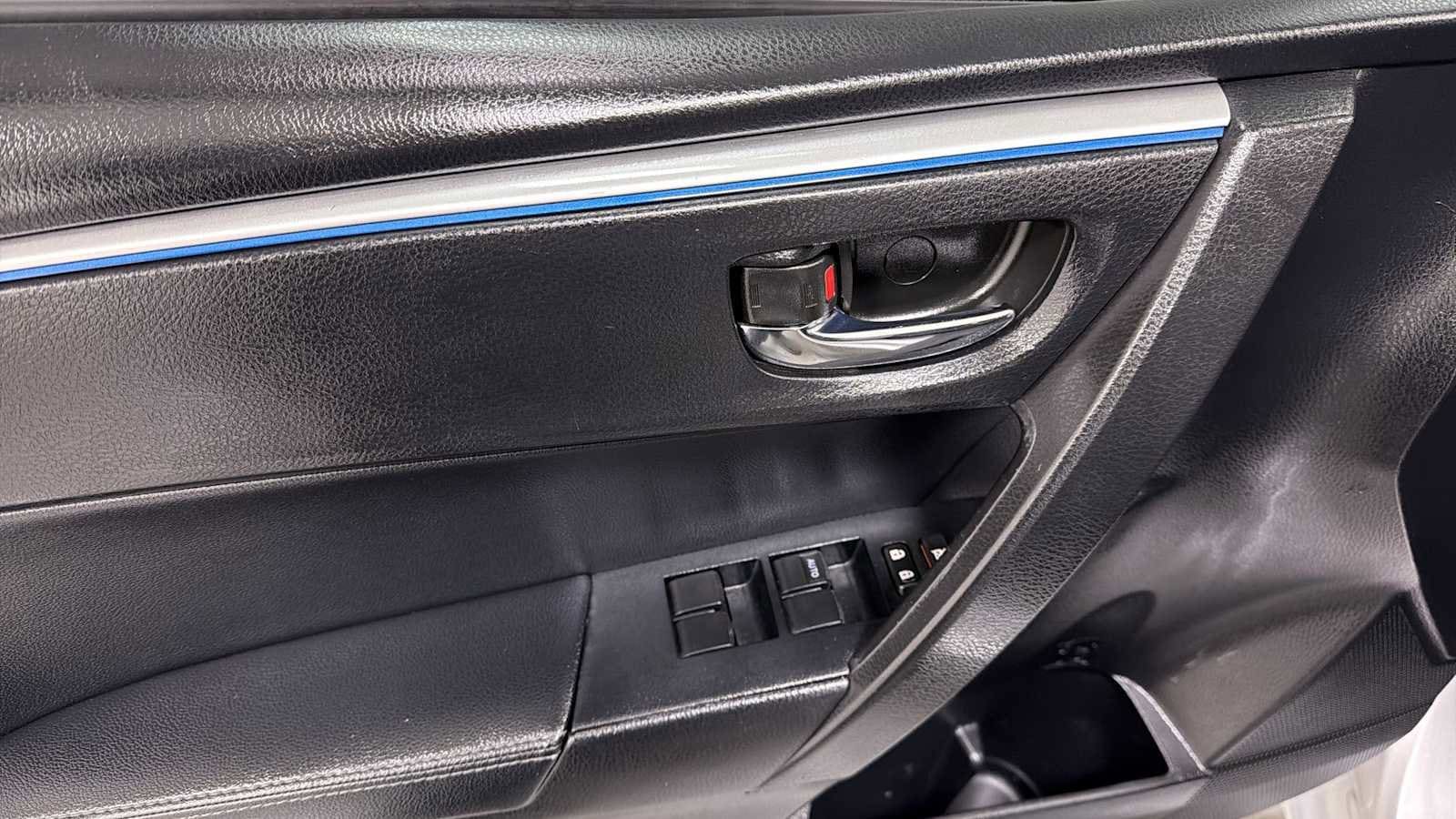 Thumbnail: 2016 Toyota Corolla - 15