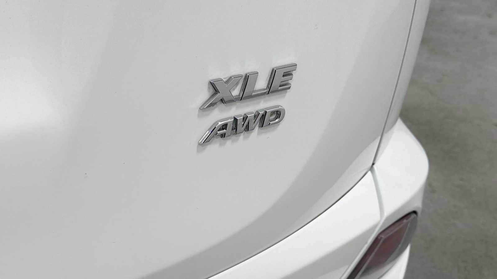 Thumbnail: 2017 Toyota RAV4 - 28