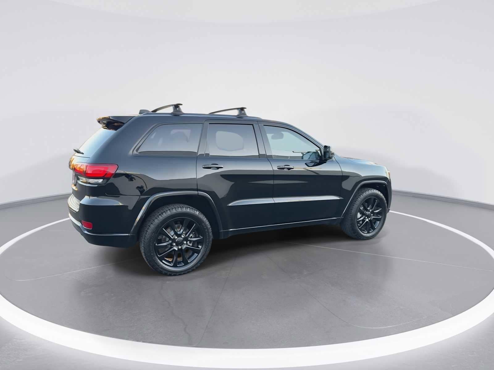 Thumbnail: 2018 Jeep Grand Cherokee - 8