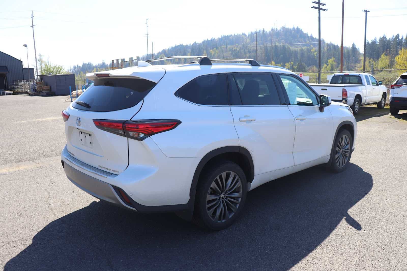 Thumbnail: 2020 Toyota Highlander - 5