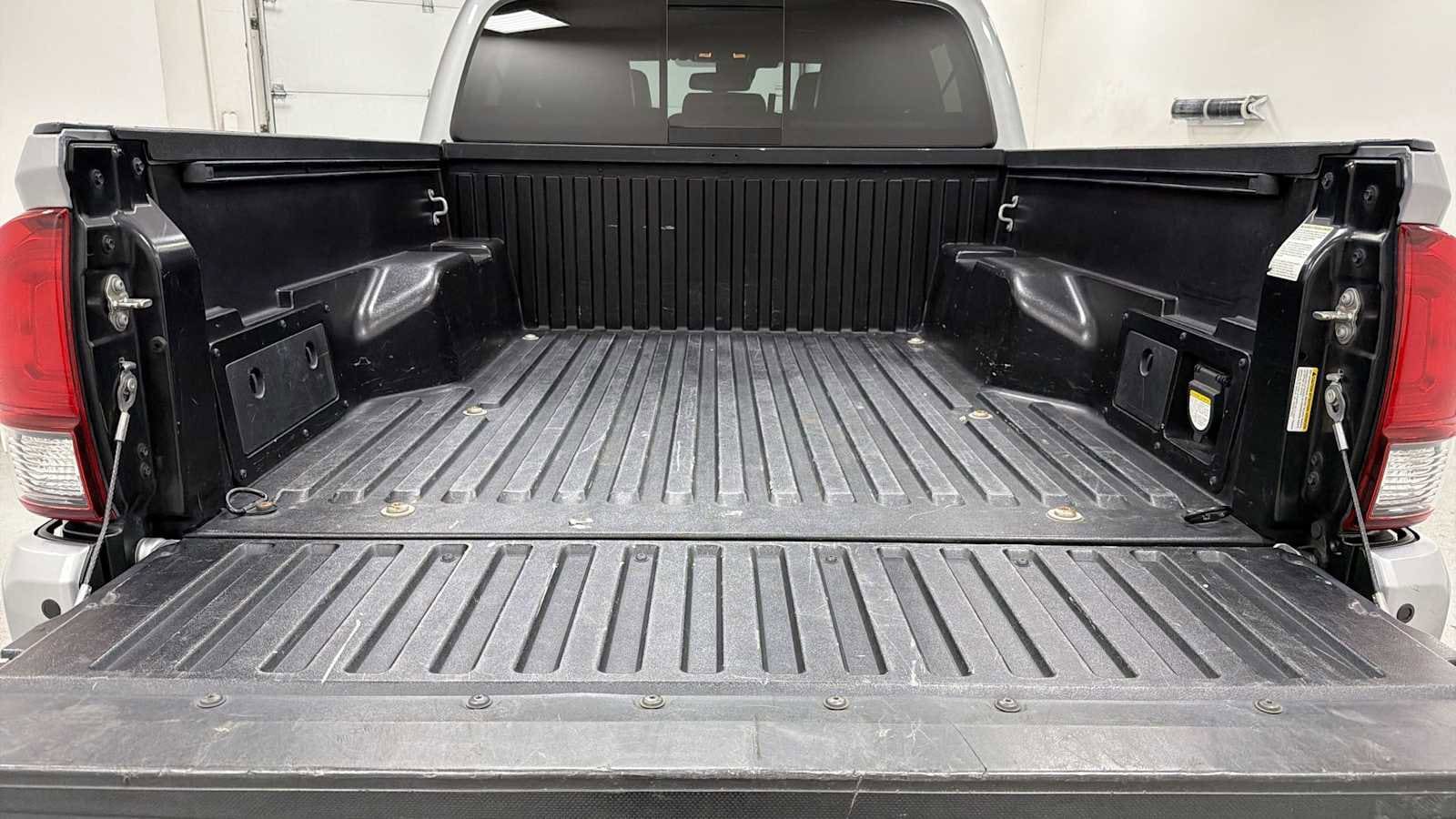 Thumbnail: 2018 Toyota Tacoma - 29