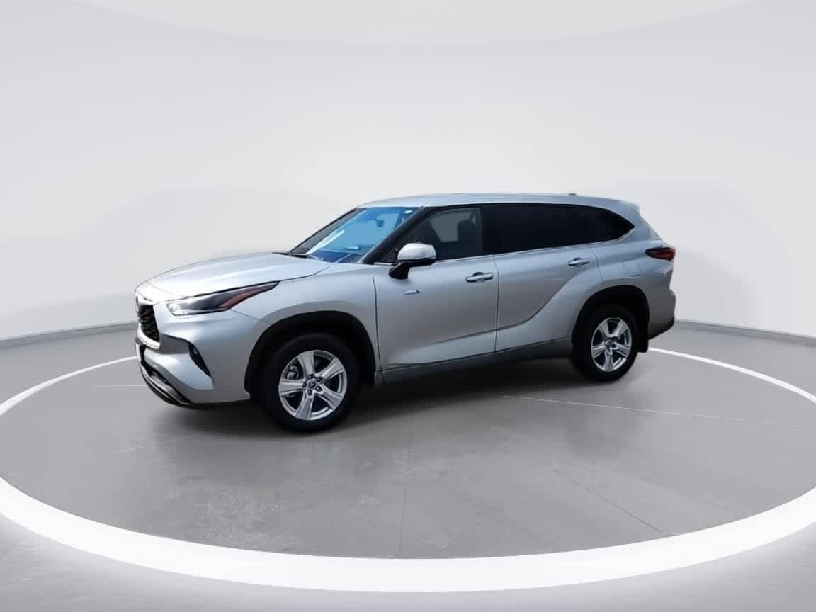 Thumbnail: 2021 Toyota Highlander - 4
