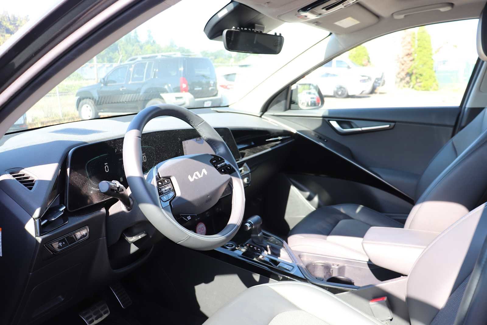 2023 Kia Niro EX Touring 10
