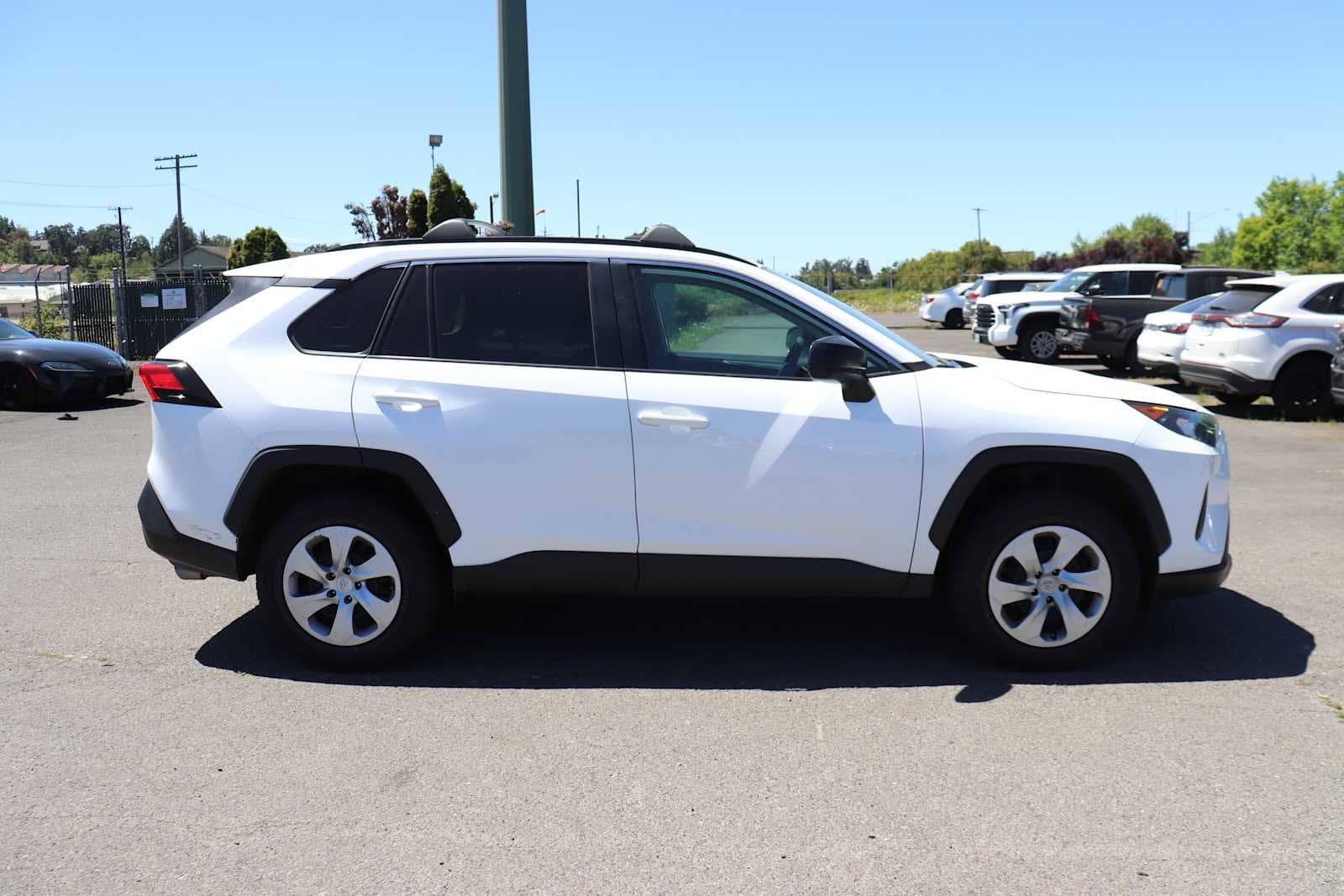 Thumbnail: 2021 Toyota RAV4 - 4