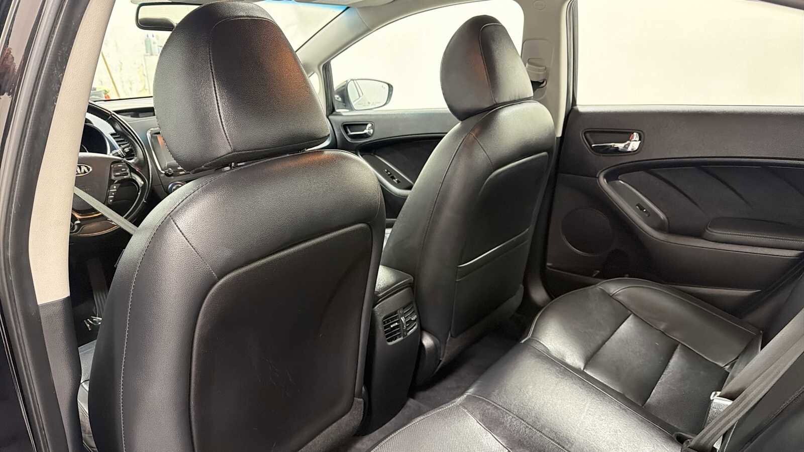 Thumbnail: 2017 Kia Forte - 25