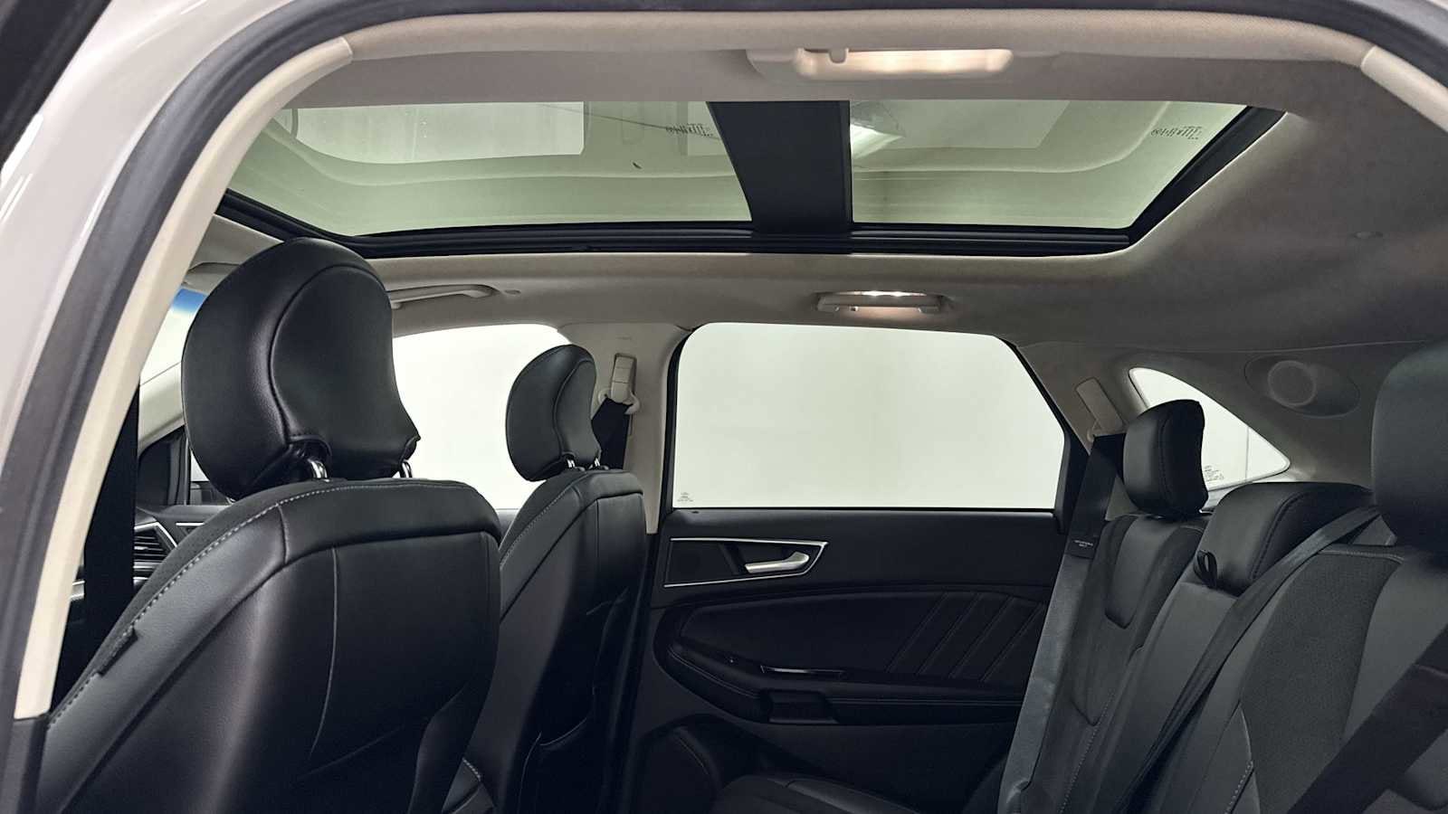 Thumbnail: 2018 Ford Edge - 24